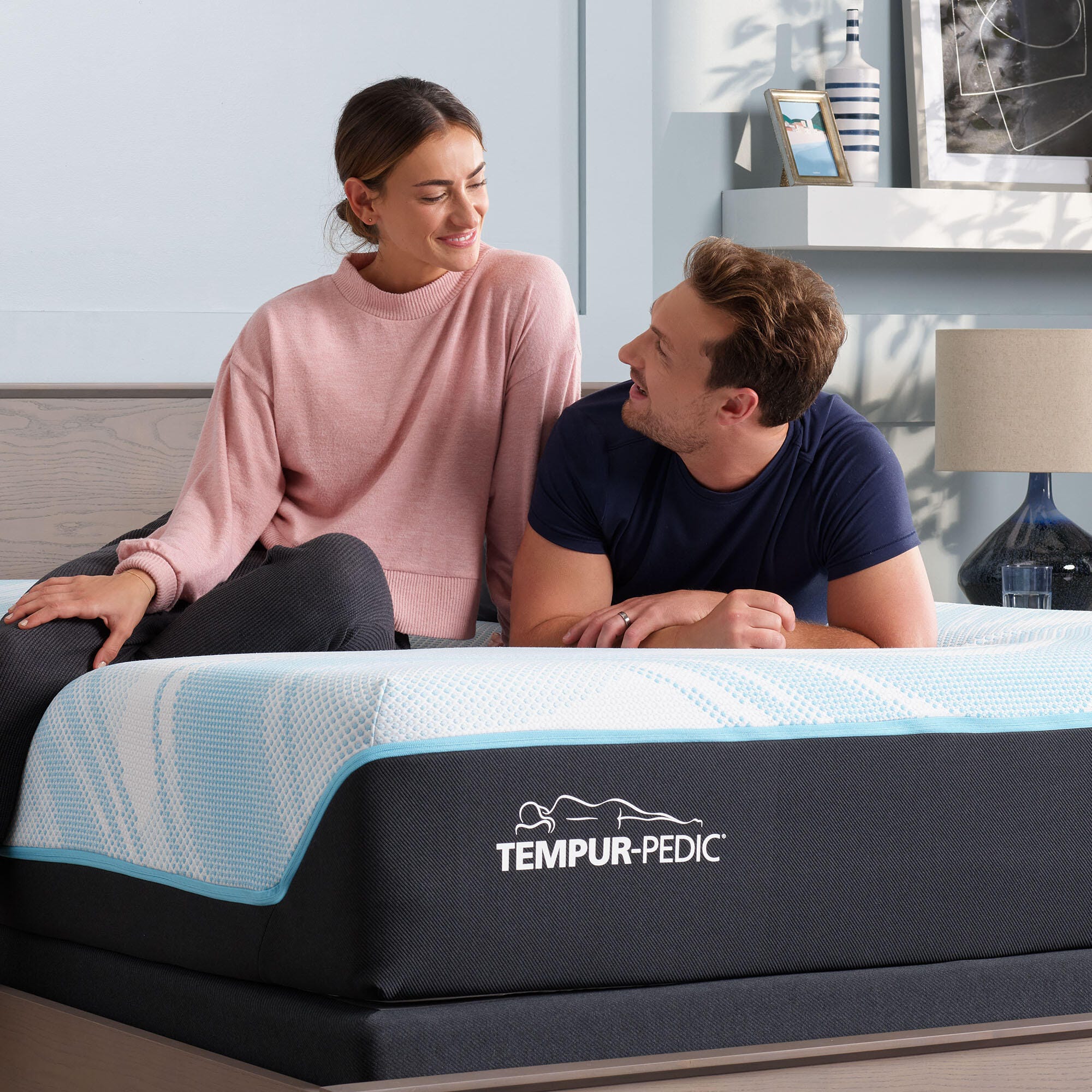 TEMPUR Luxebreeze 2.0 Firm King Mattress, White, large