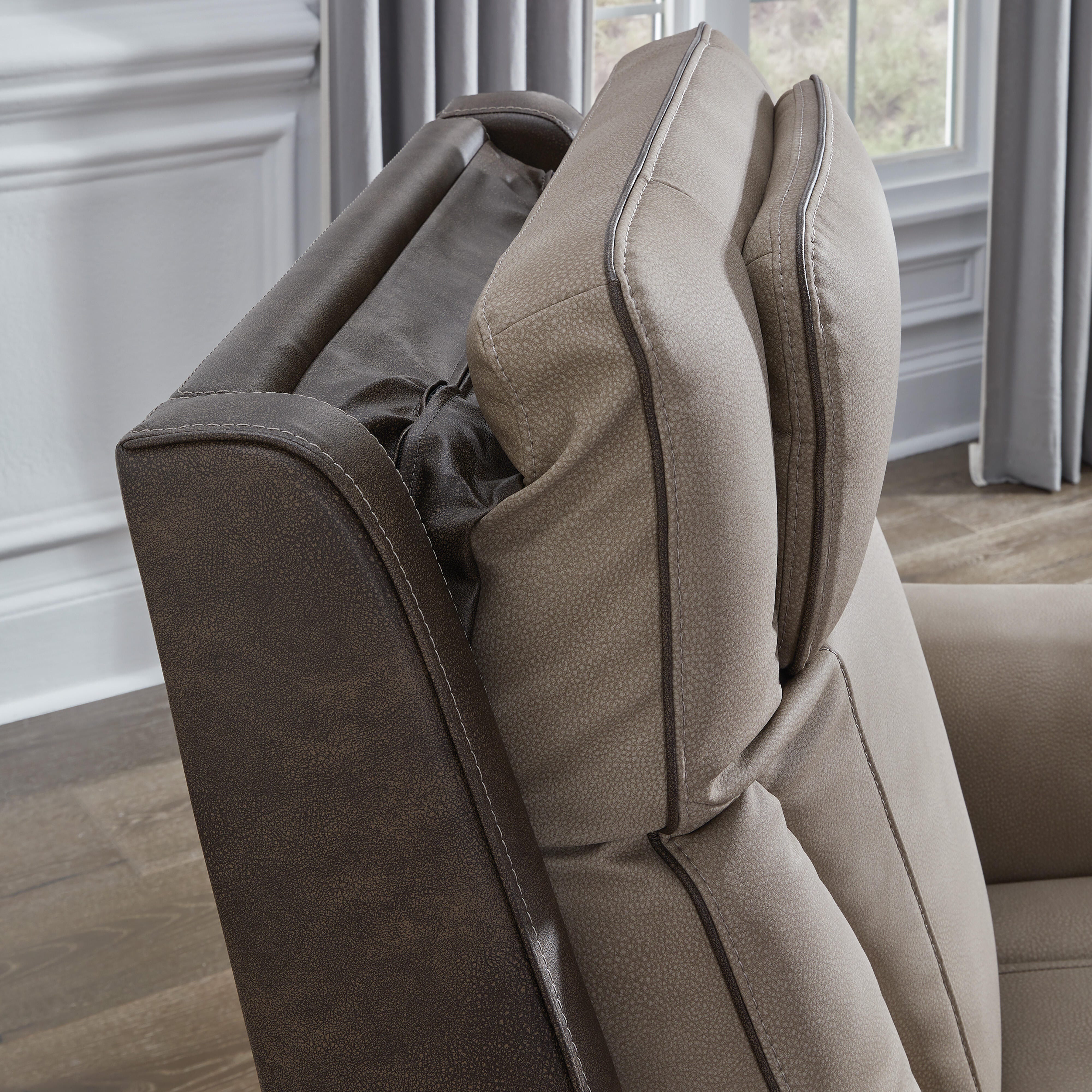 4Z-Serenity Zone Power Lift Recliner - image 10