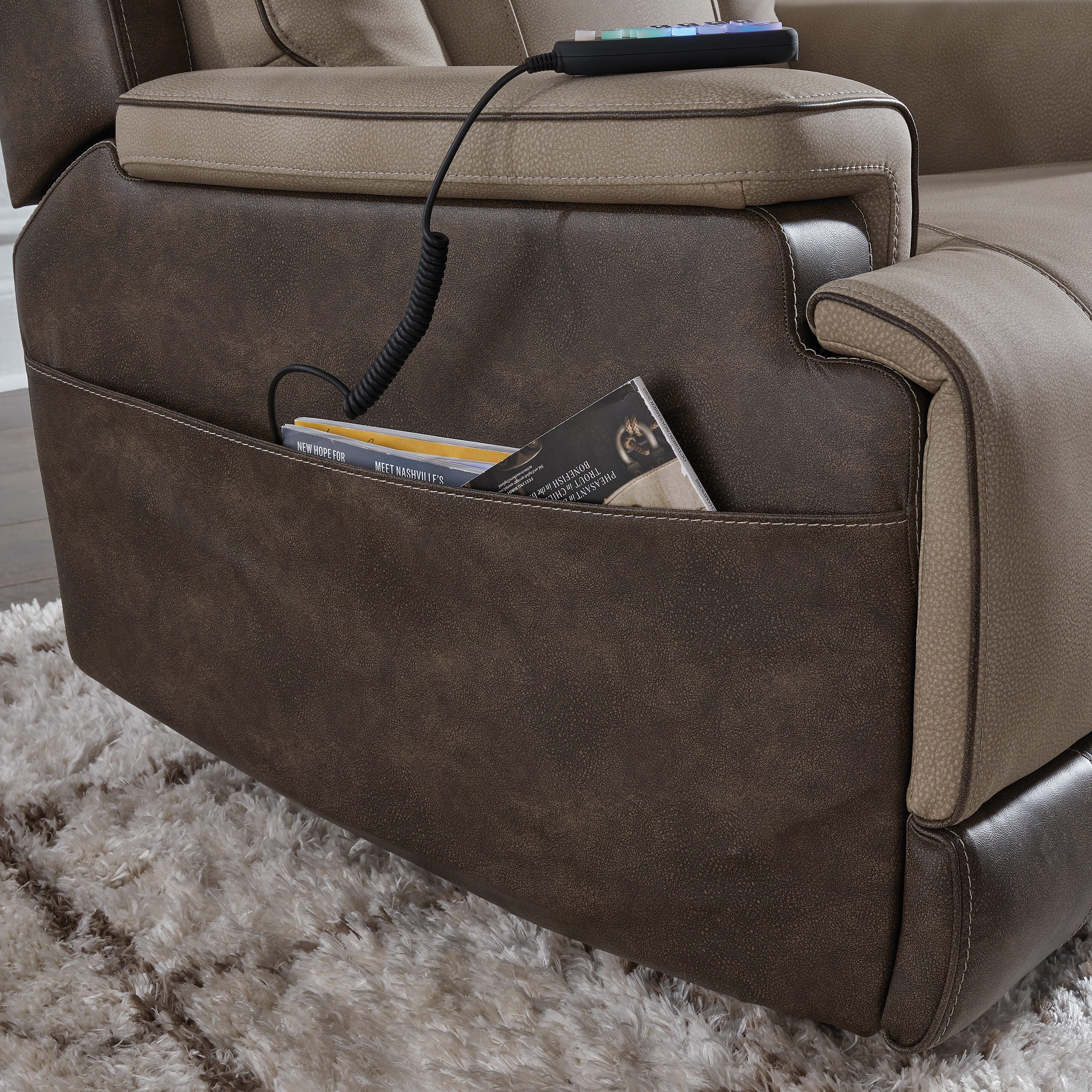 4Z-Serenity Zone Power Lift Recliner - image 9