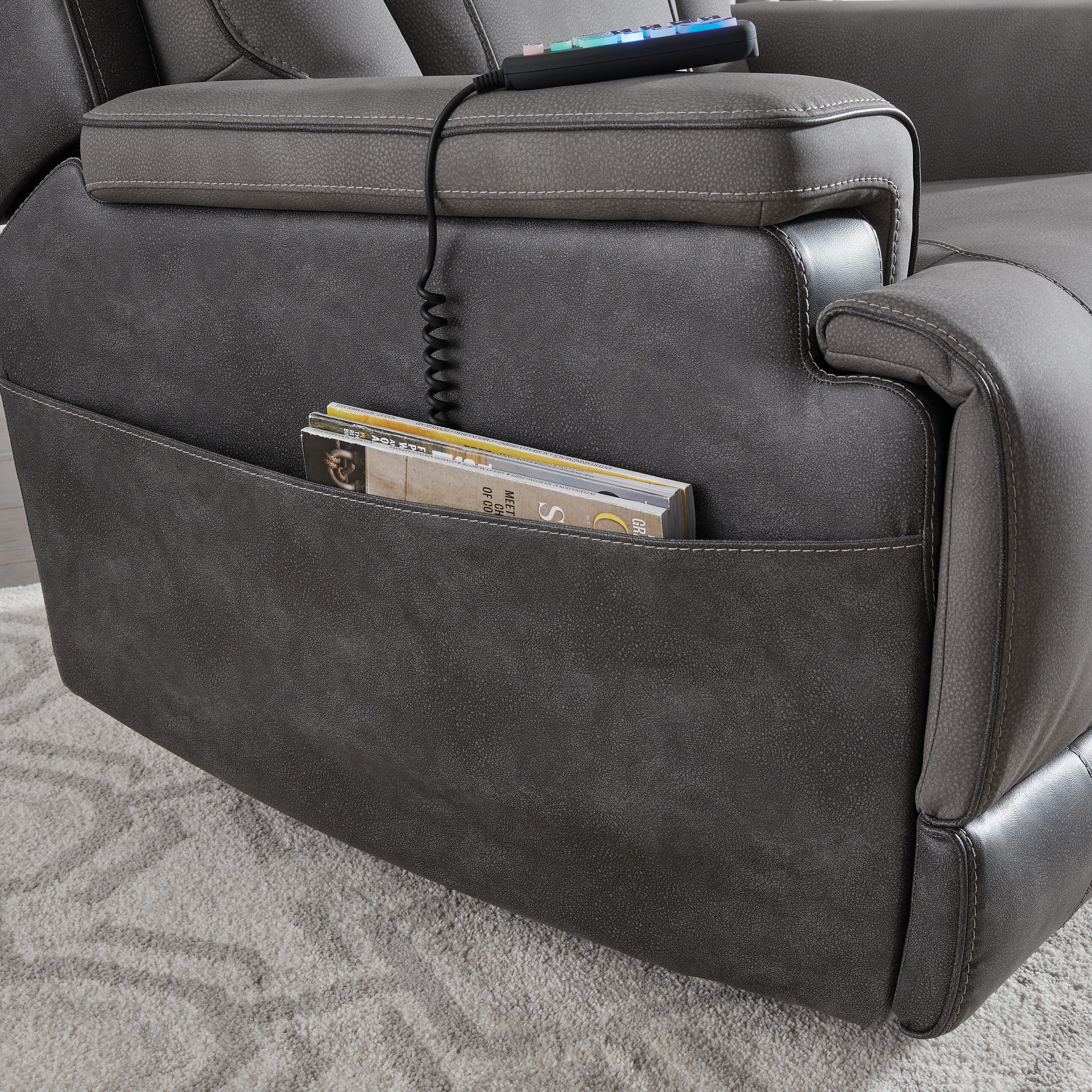 4Z-Serenity Zone Power Lift Recliner - image 8