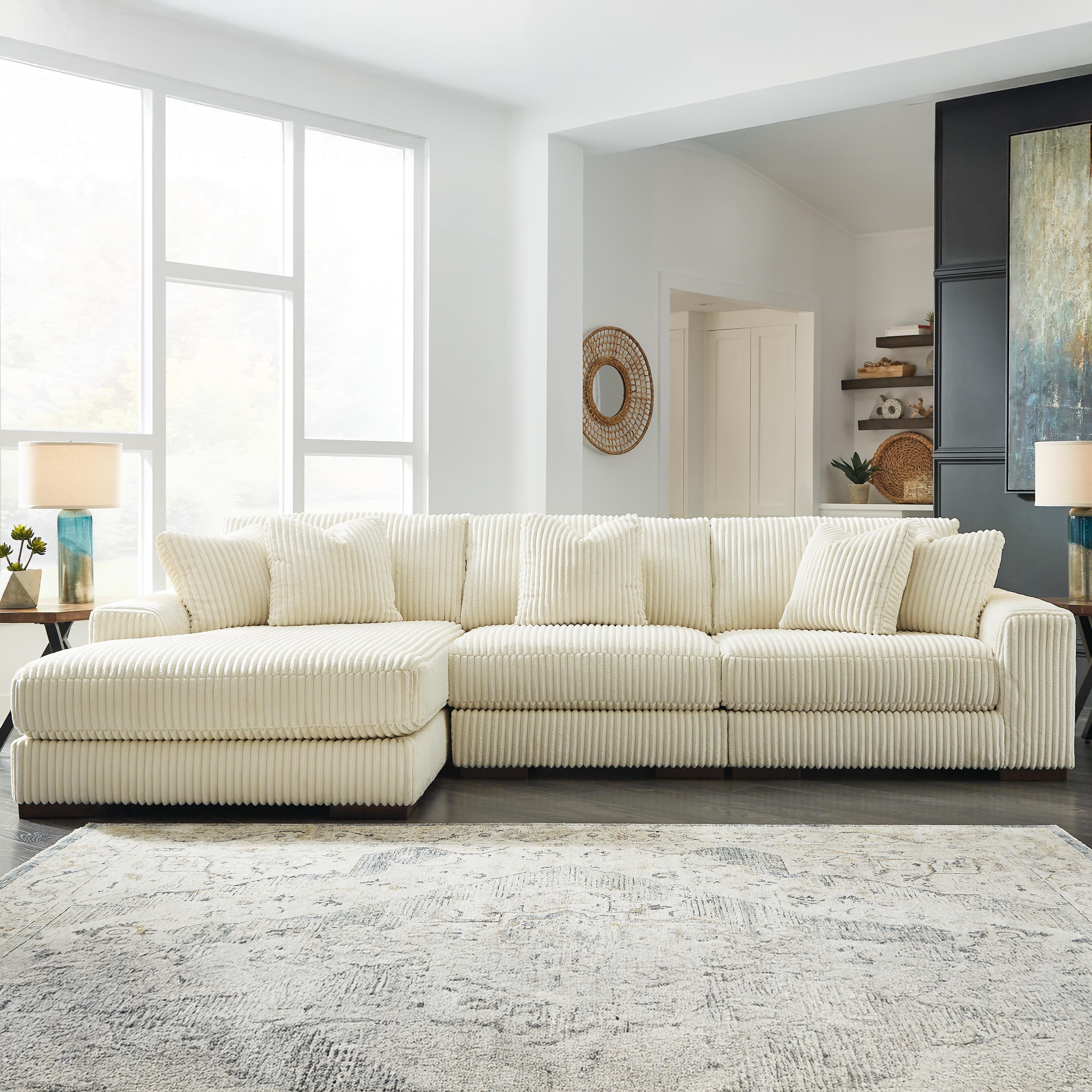 Lindyn 3-Piece Sectional with Chaise - image 2