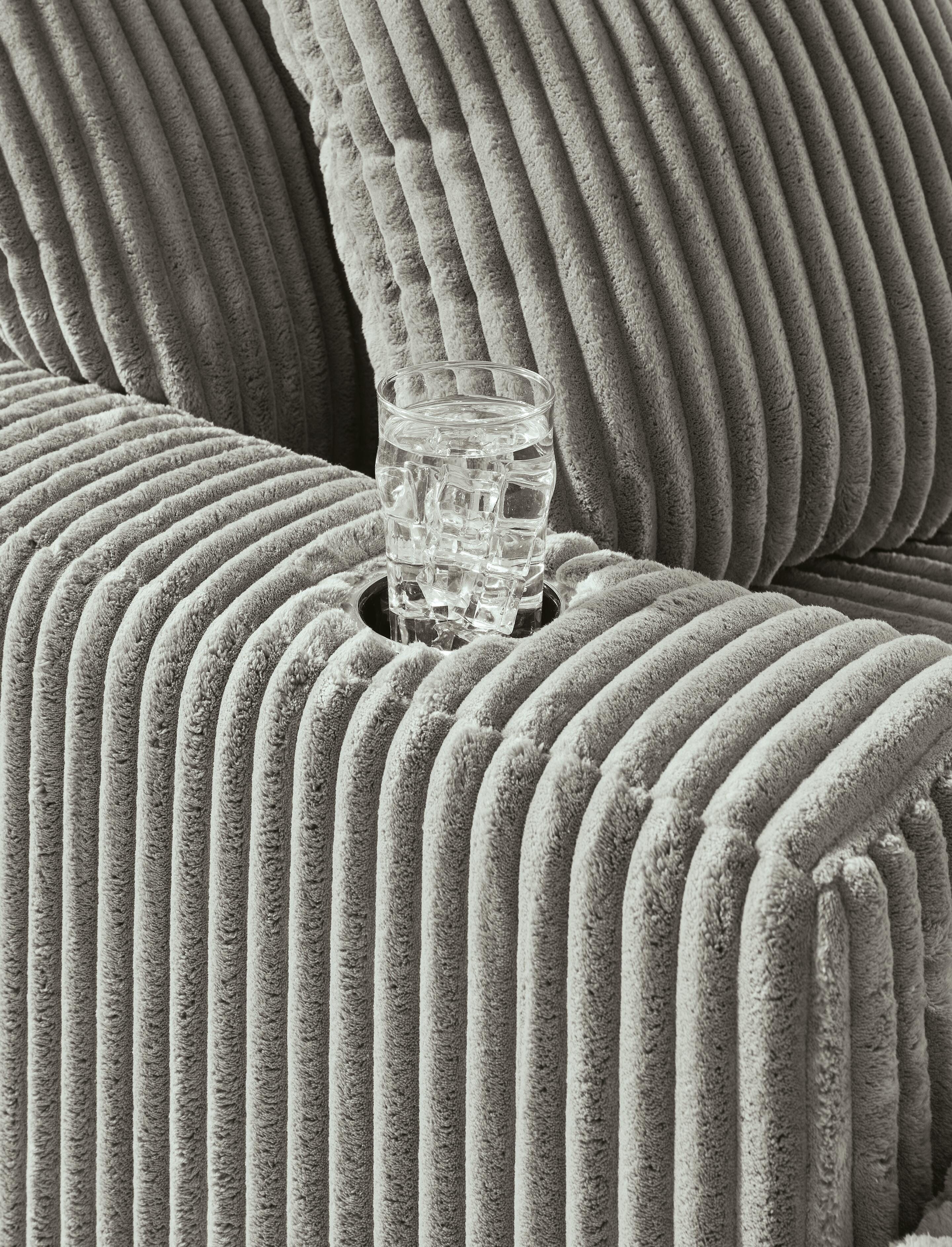 Lindyn Chaise - image 8