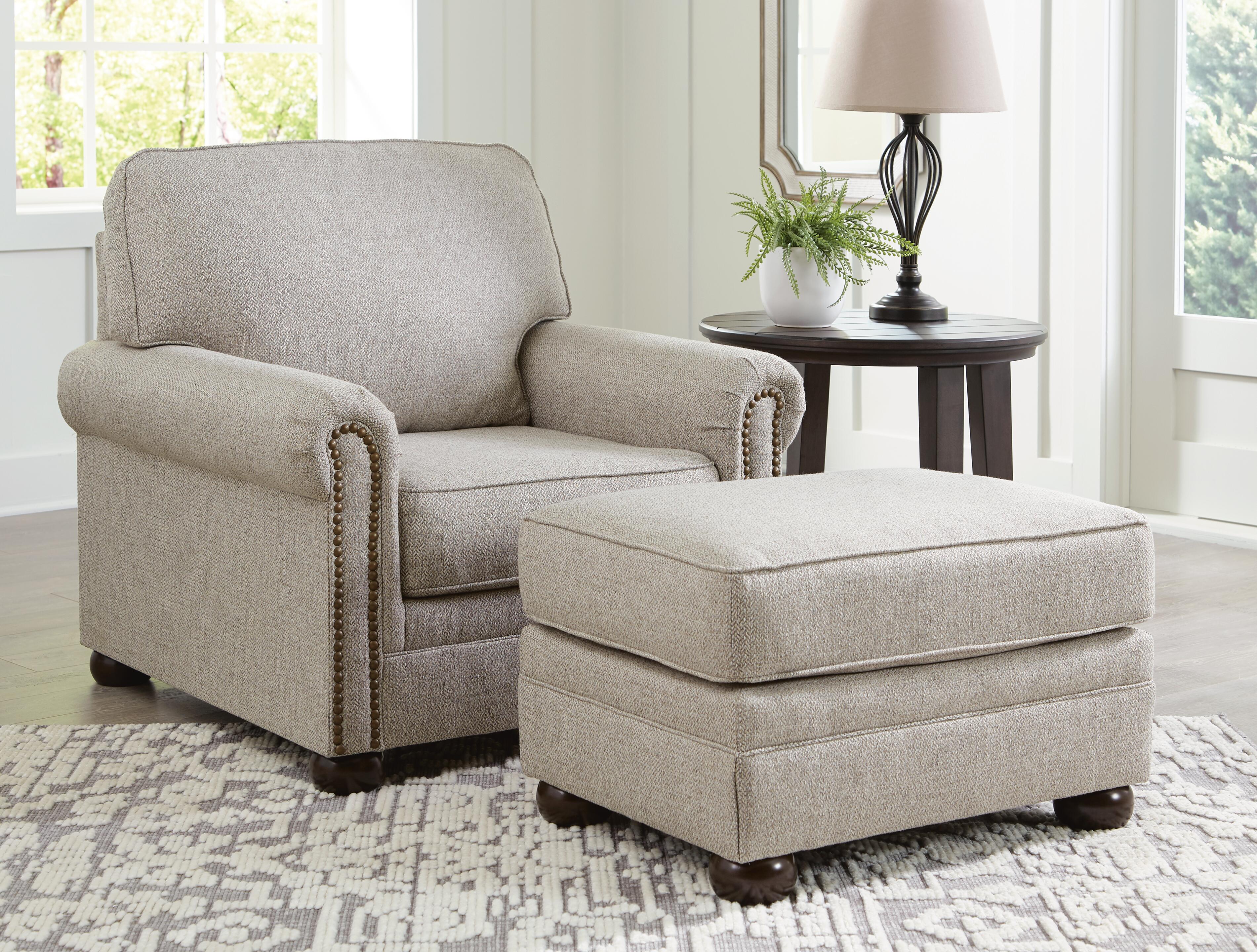 Sillón y otomana Gaelon - image 1