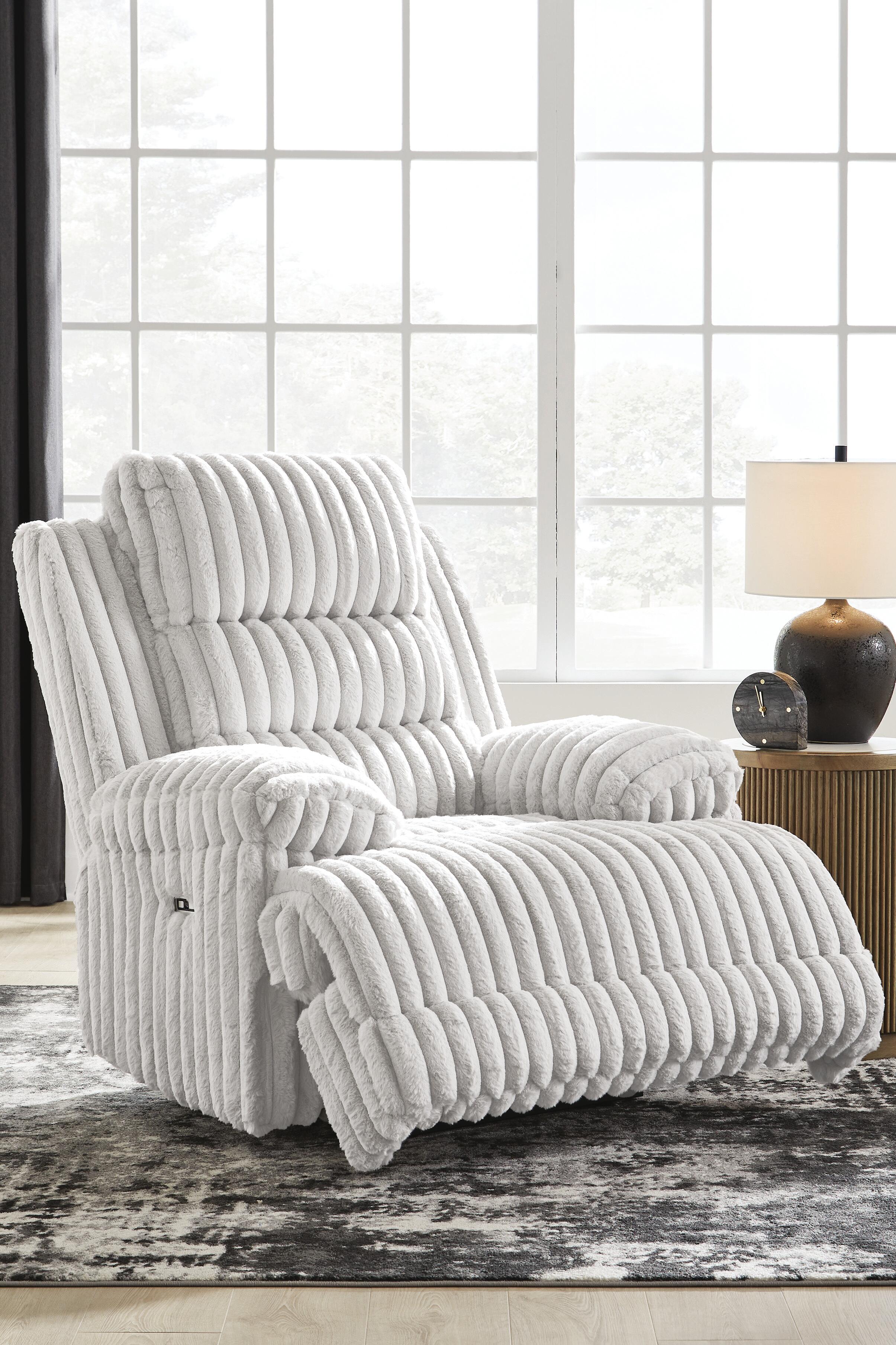 Technique Power Recliner - image 6