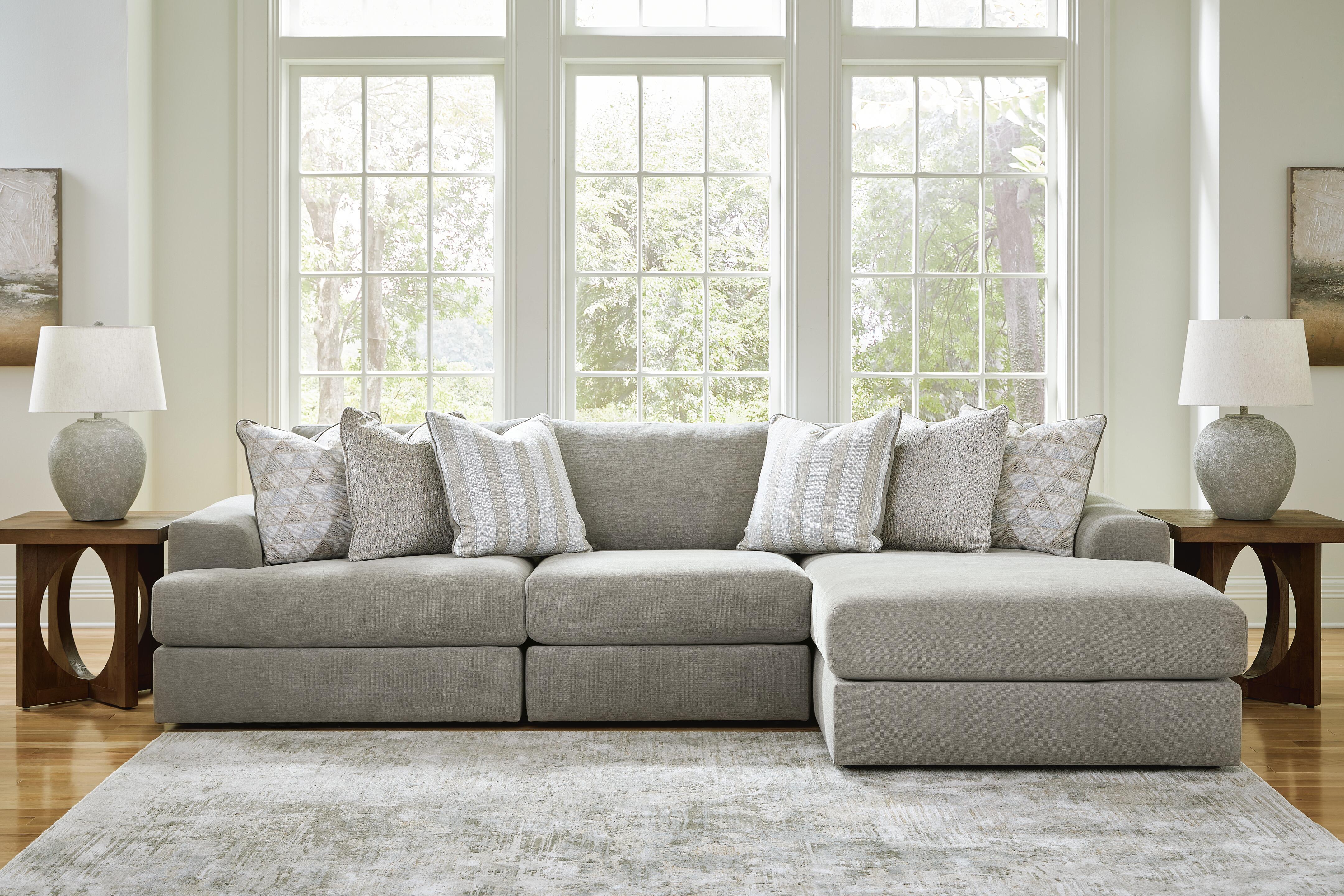 Avaliyah 3-Piece Sectional with Chaise - image 1