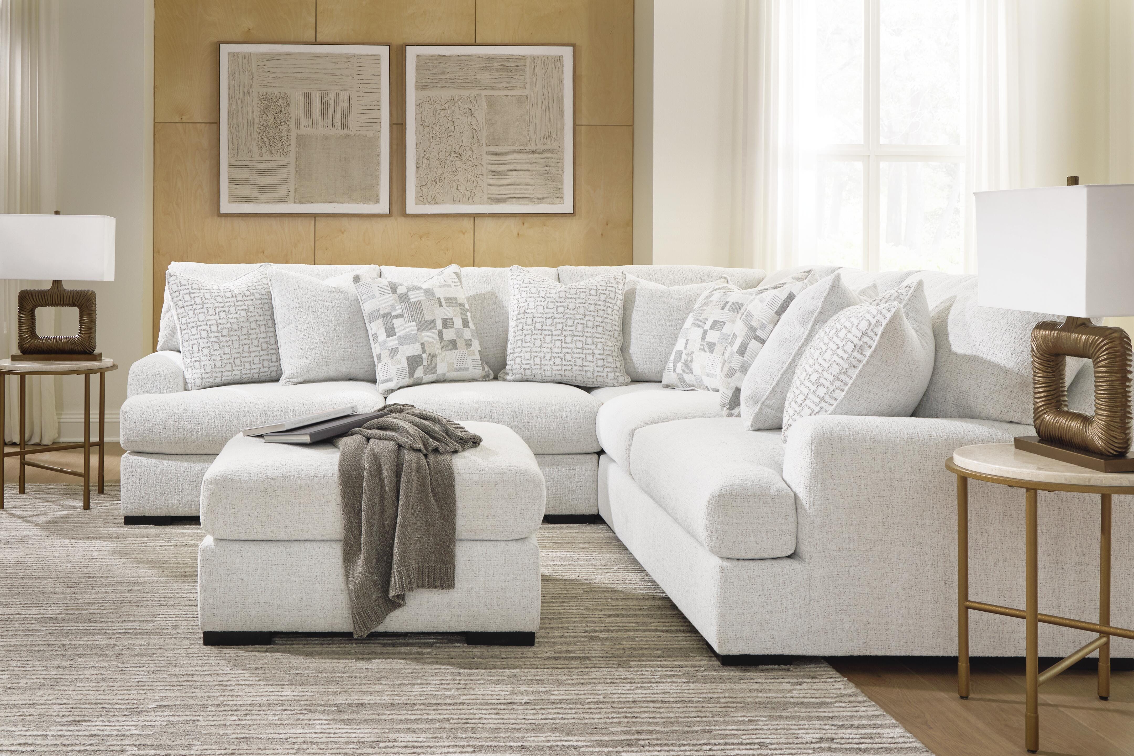 Wynncroft Manor 3-Piece Sectional - image 4