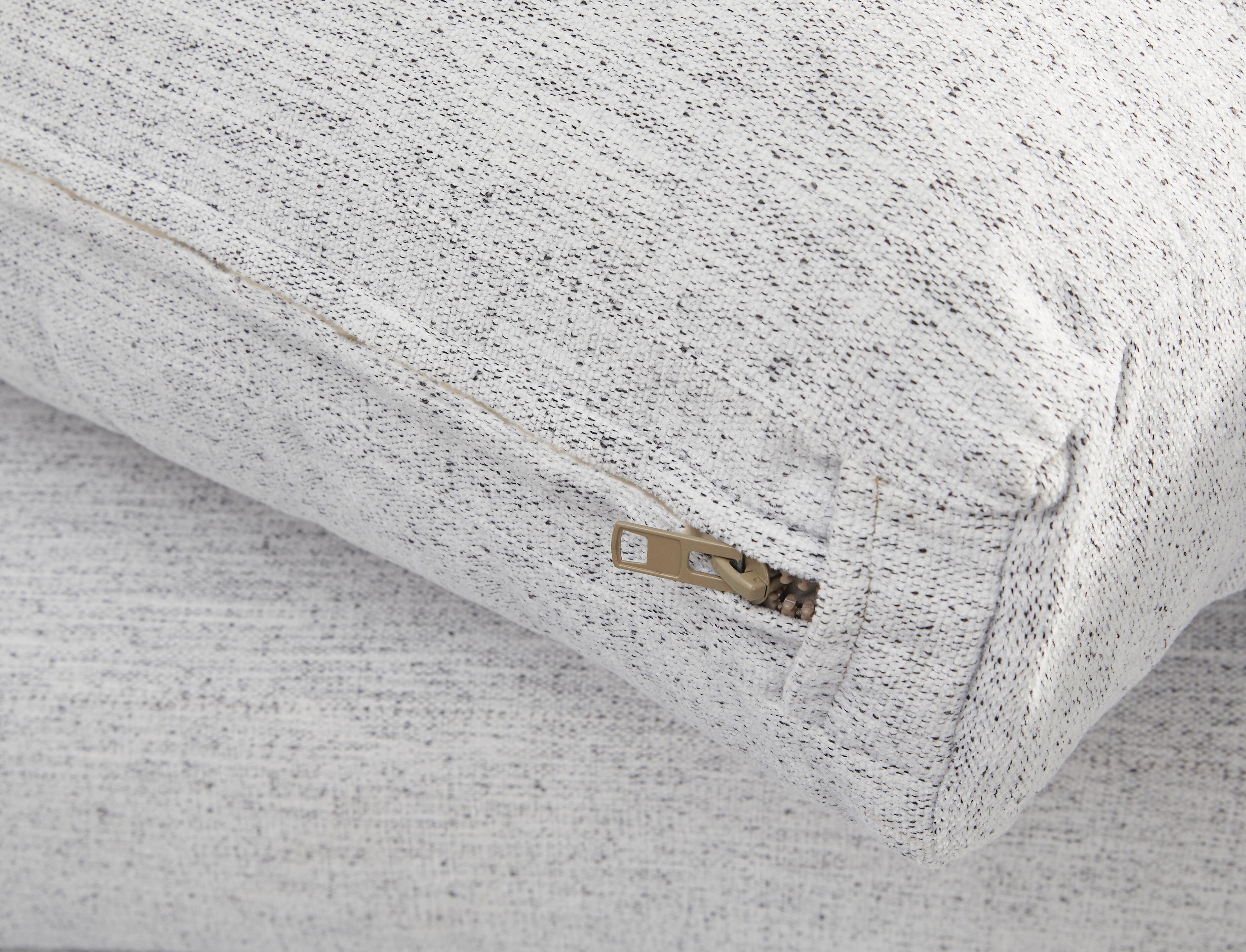 Belvoir Loveseat - image 7