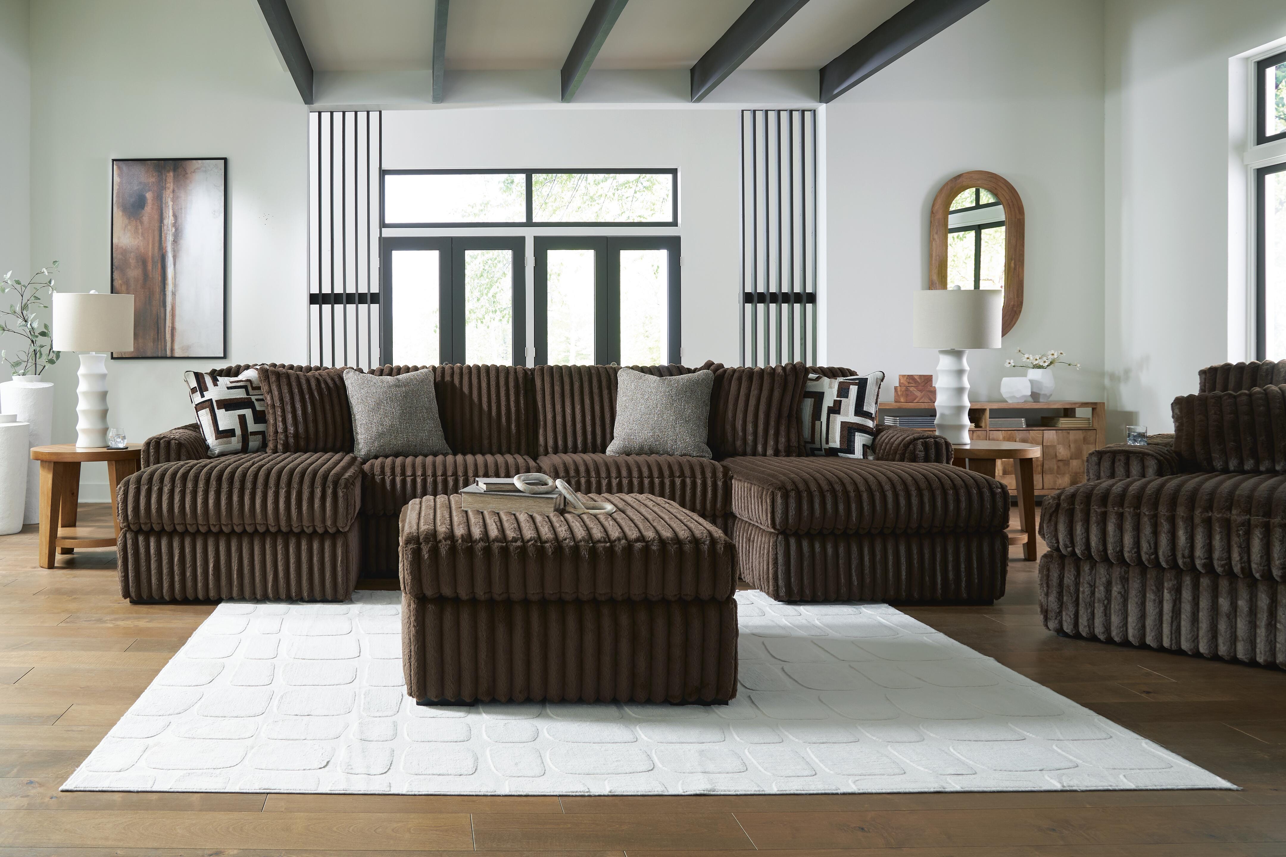Midnight-Madness Super Chaise - image 1
