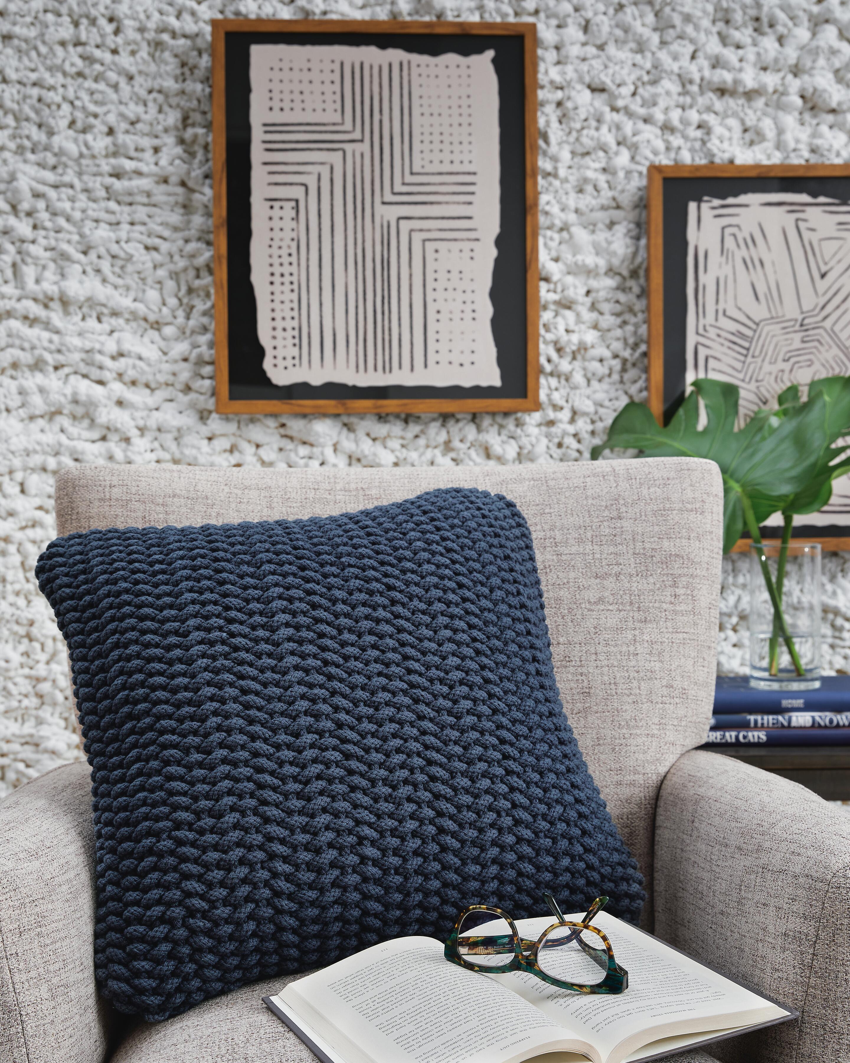Renemore Pillow (Set of 4) - image 1