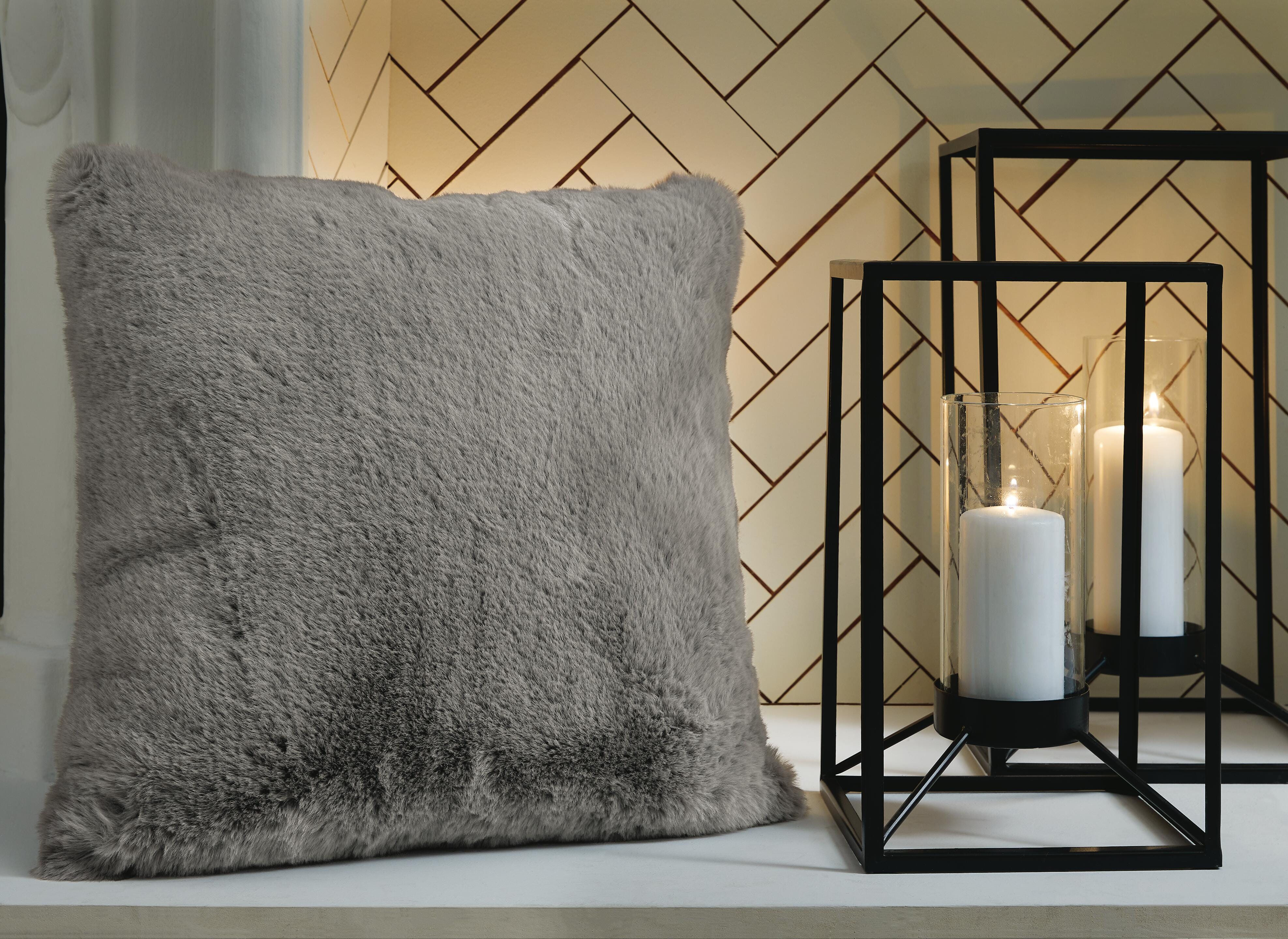 Gariland Pillow (Set of 4) - image 1