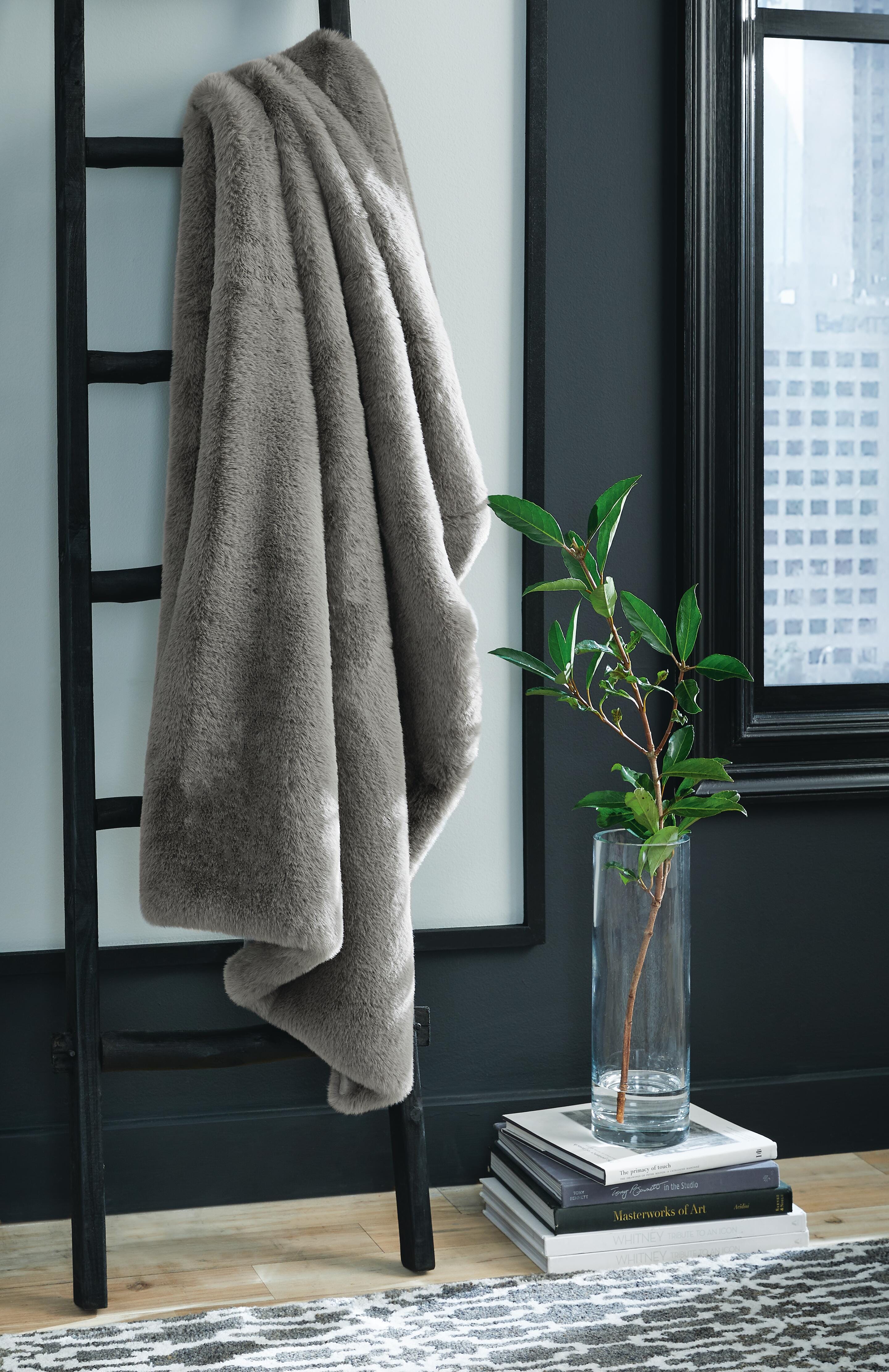Gariland Throw, , large