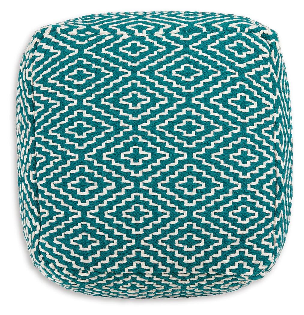 Brynnsen Pouf - image 4