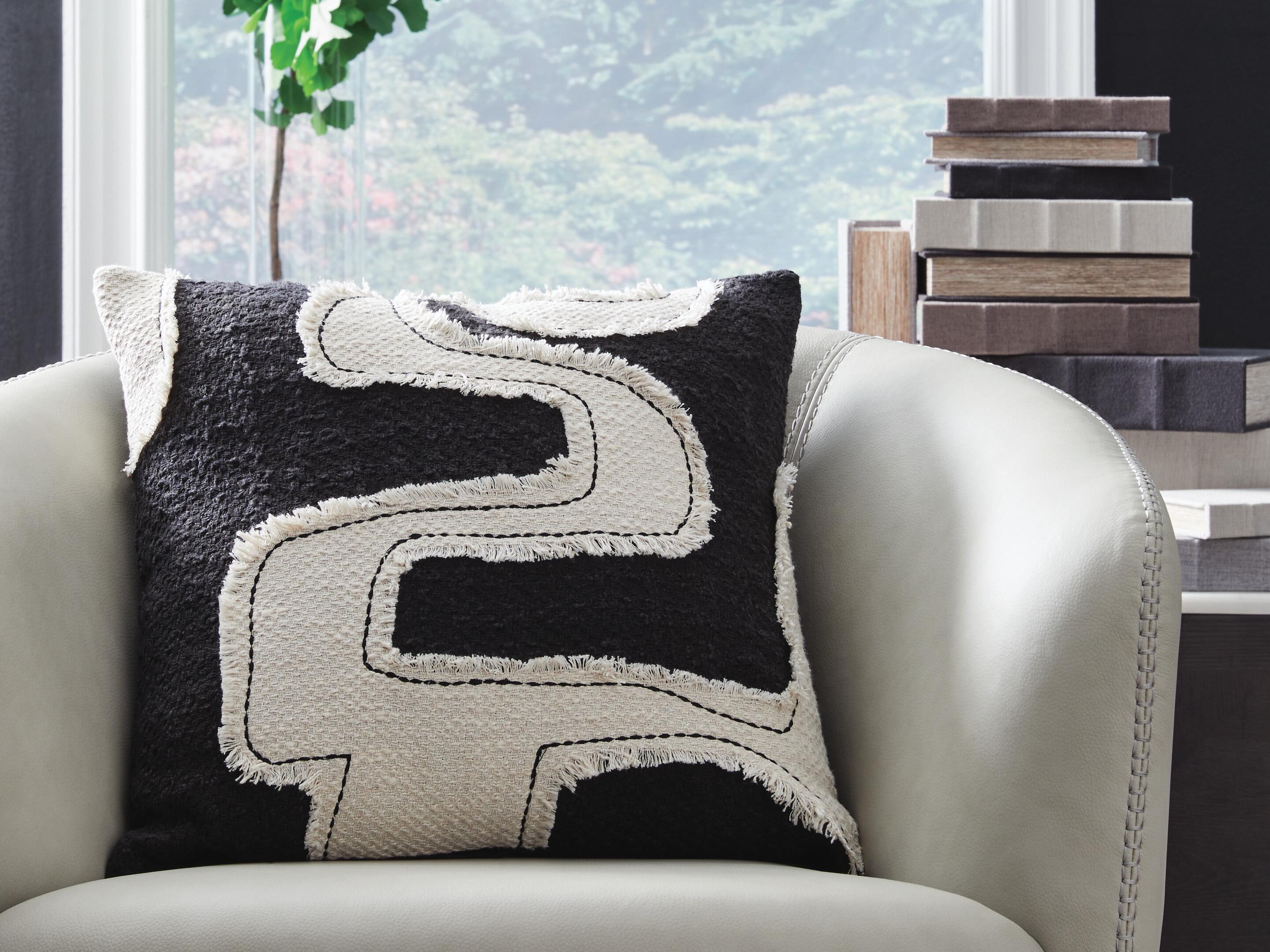 Veerbank Pillow (Set of 4) - image 1