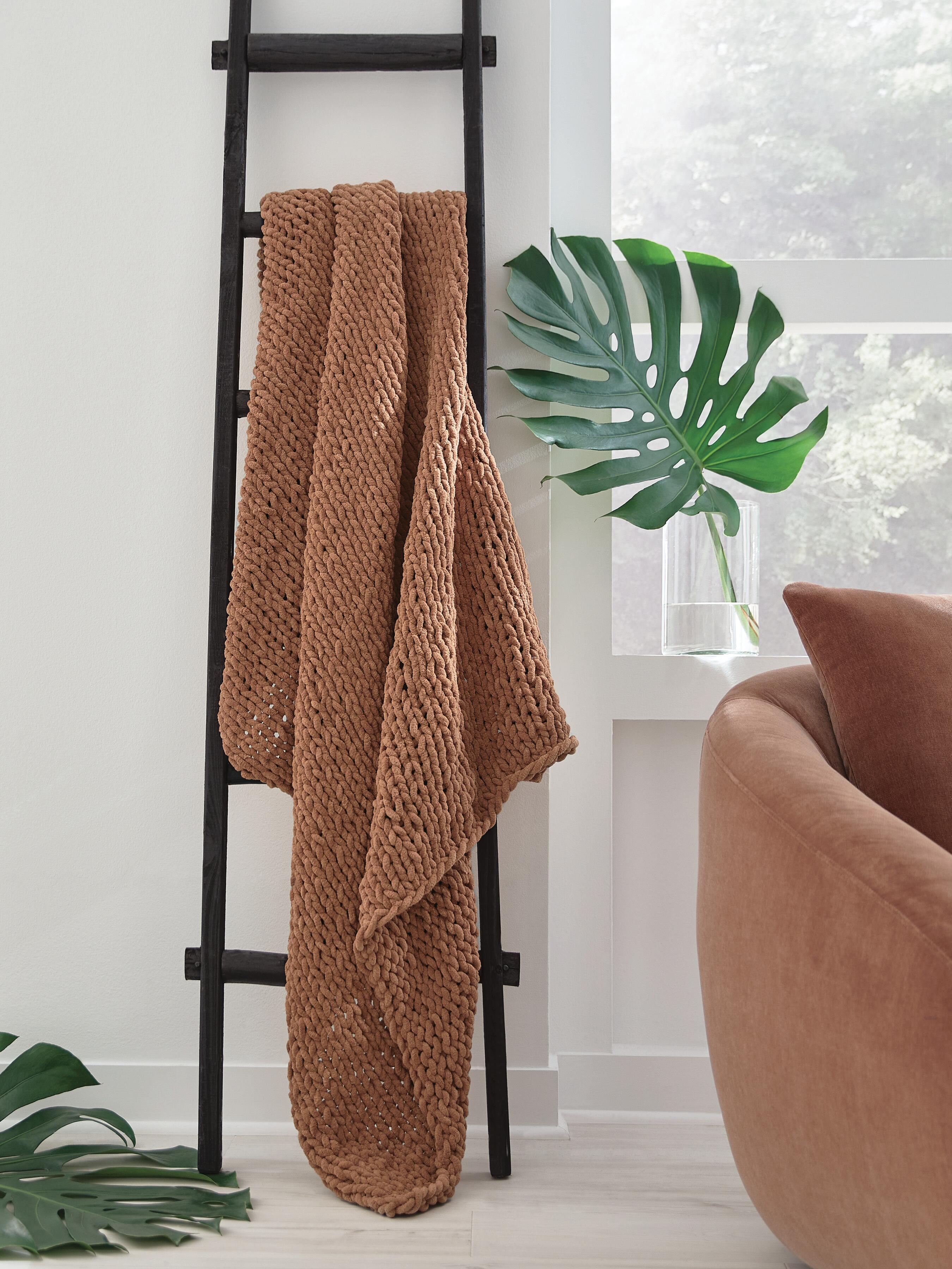 Chaddon Throw (Set of 3) - image 1