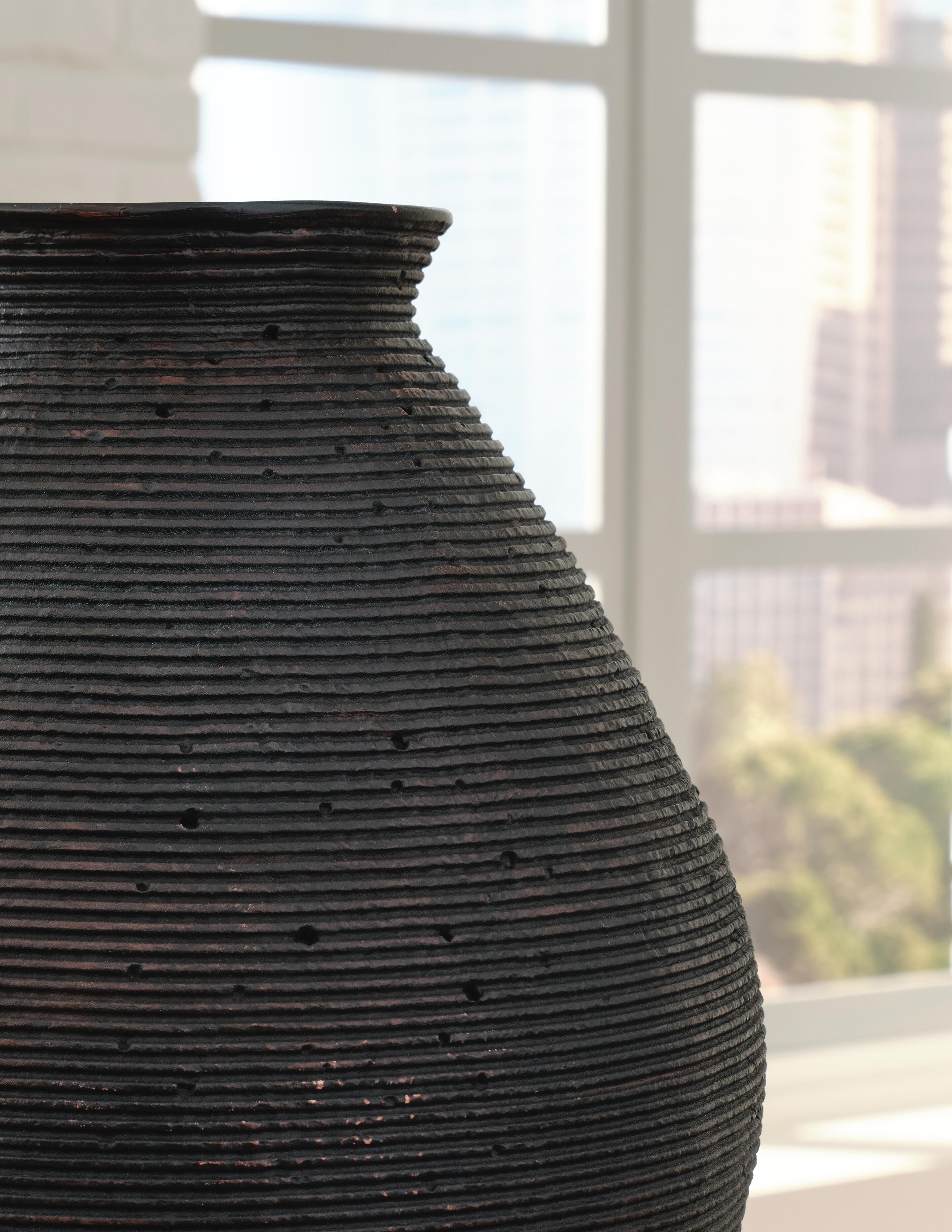 Hannela Vase - image 3
