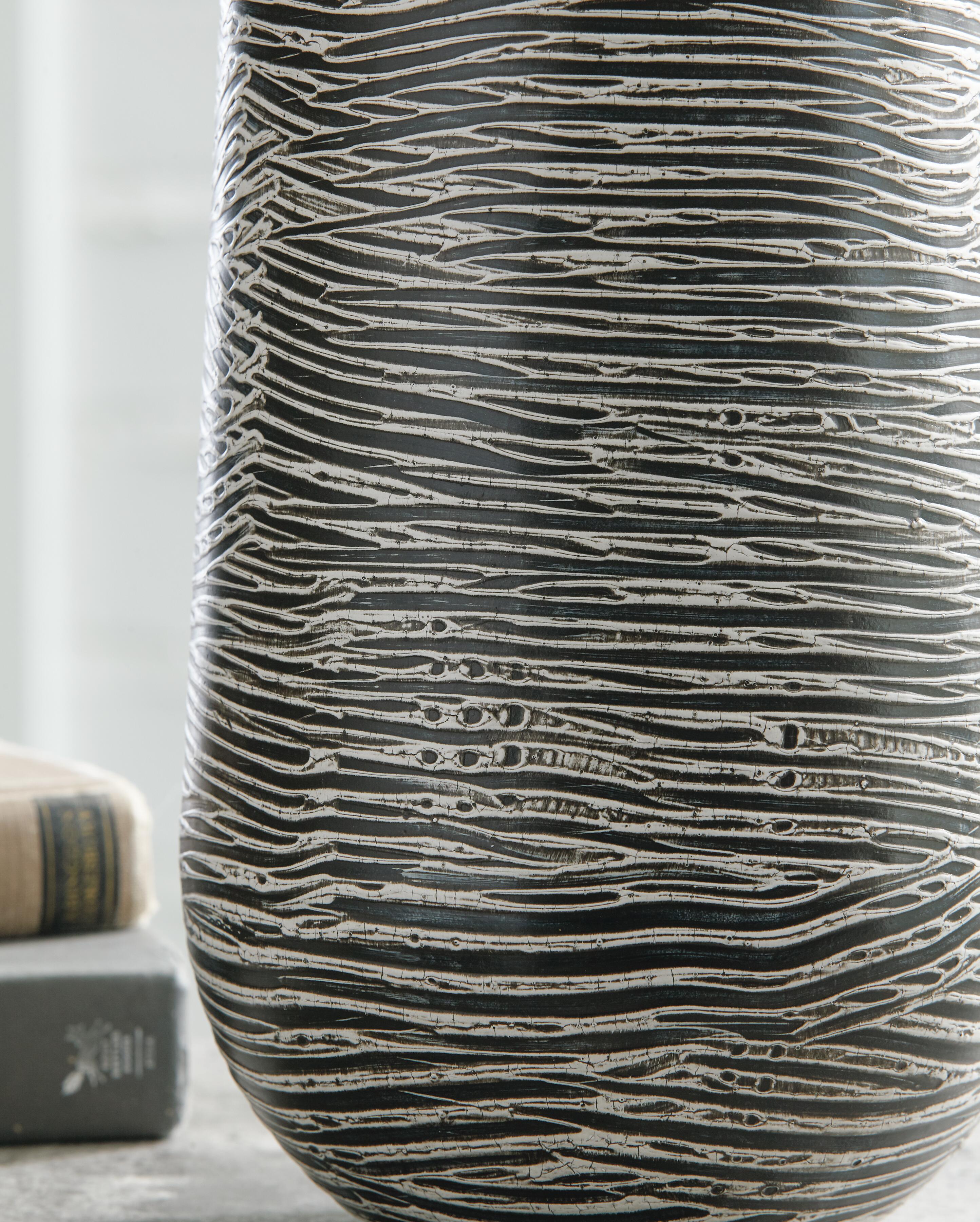 Fynn Vase - image 3
