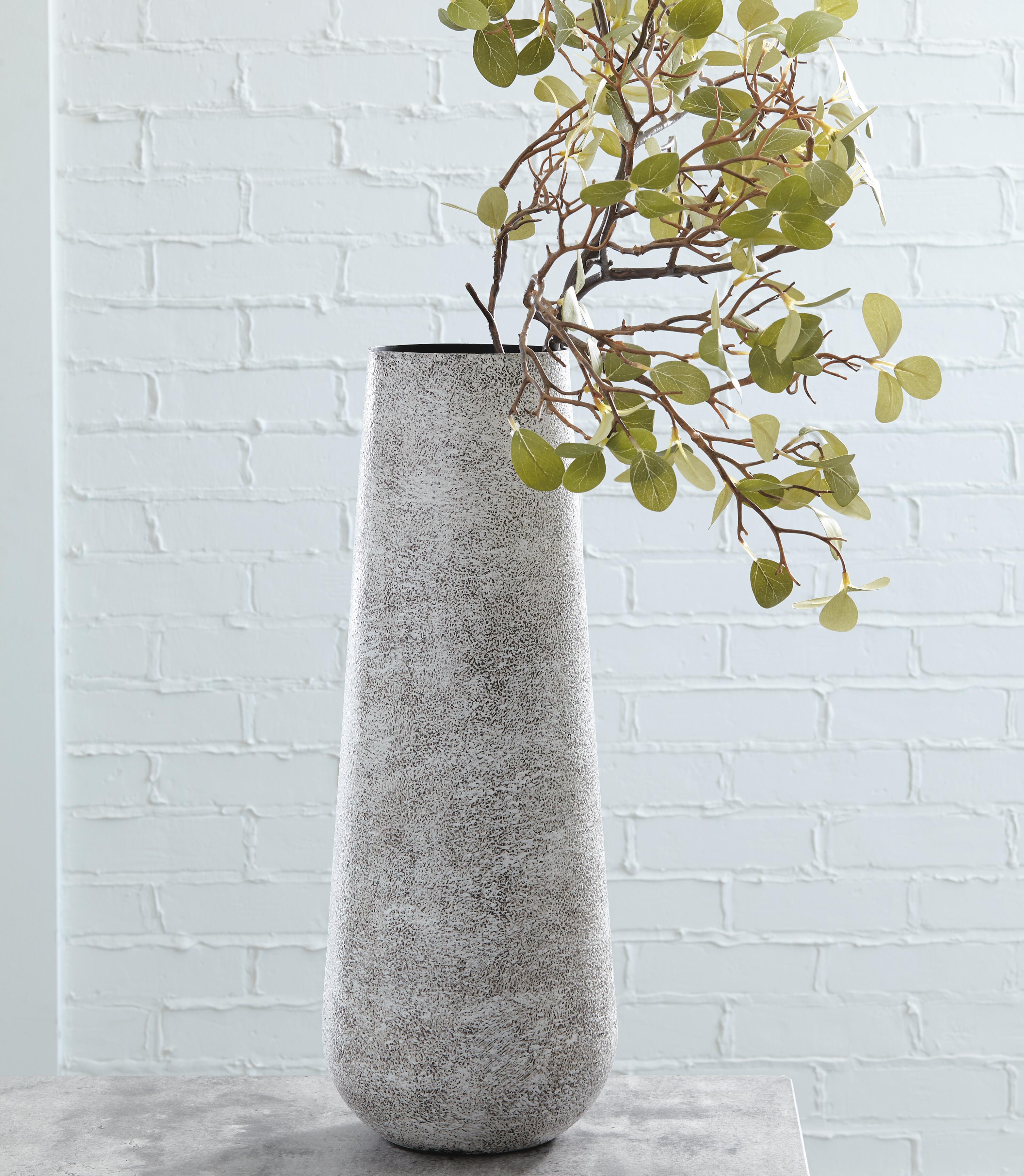 Fynn Vase - image 1