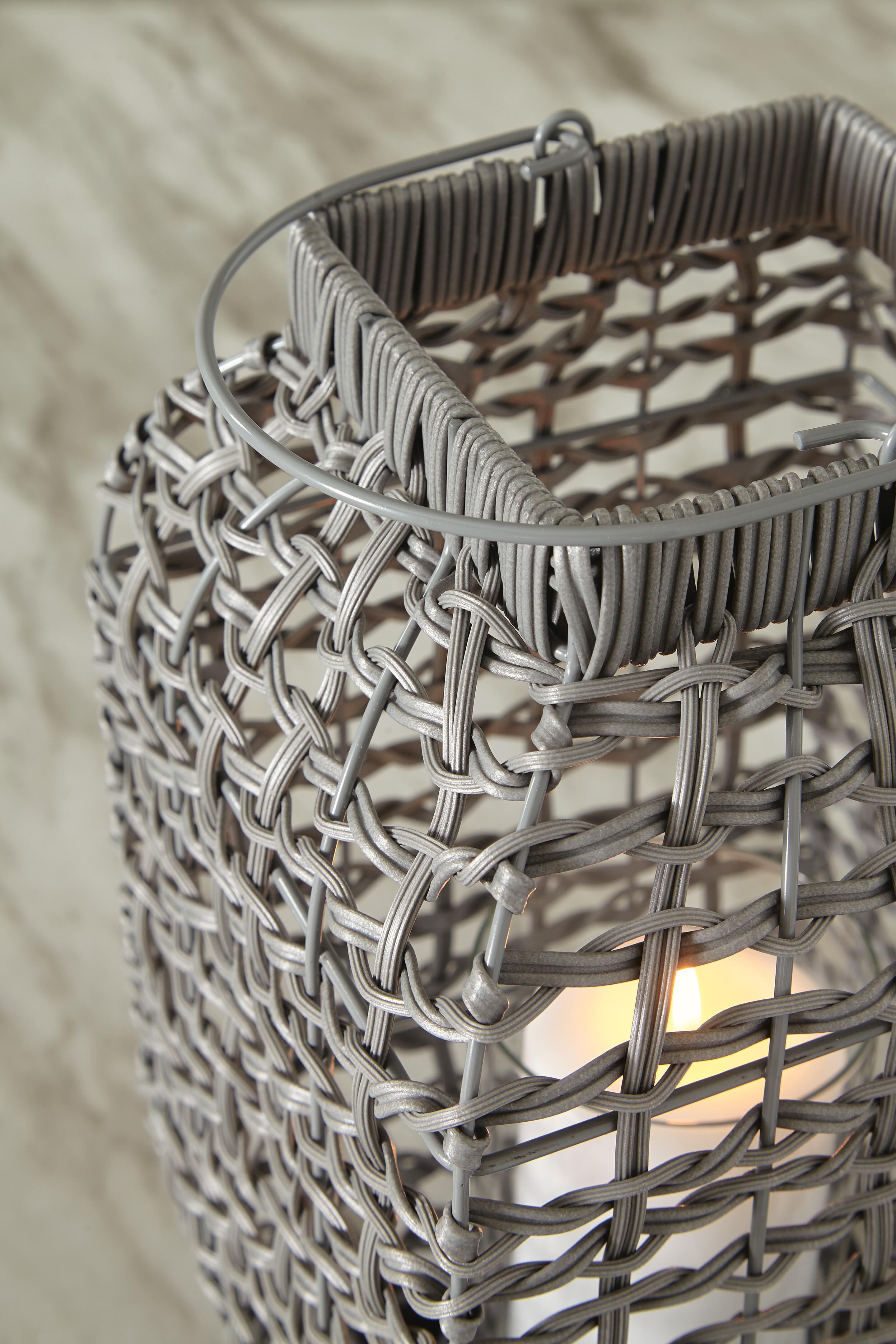 Evonne Lantern, , large