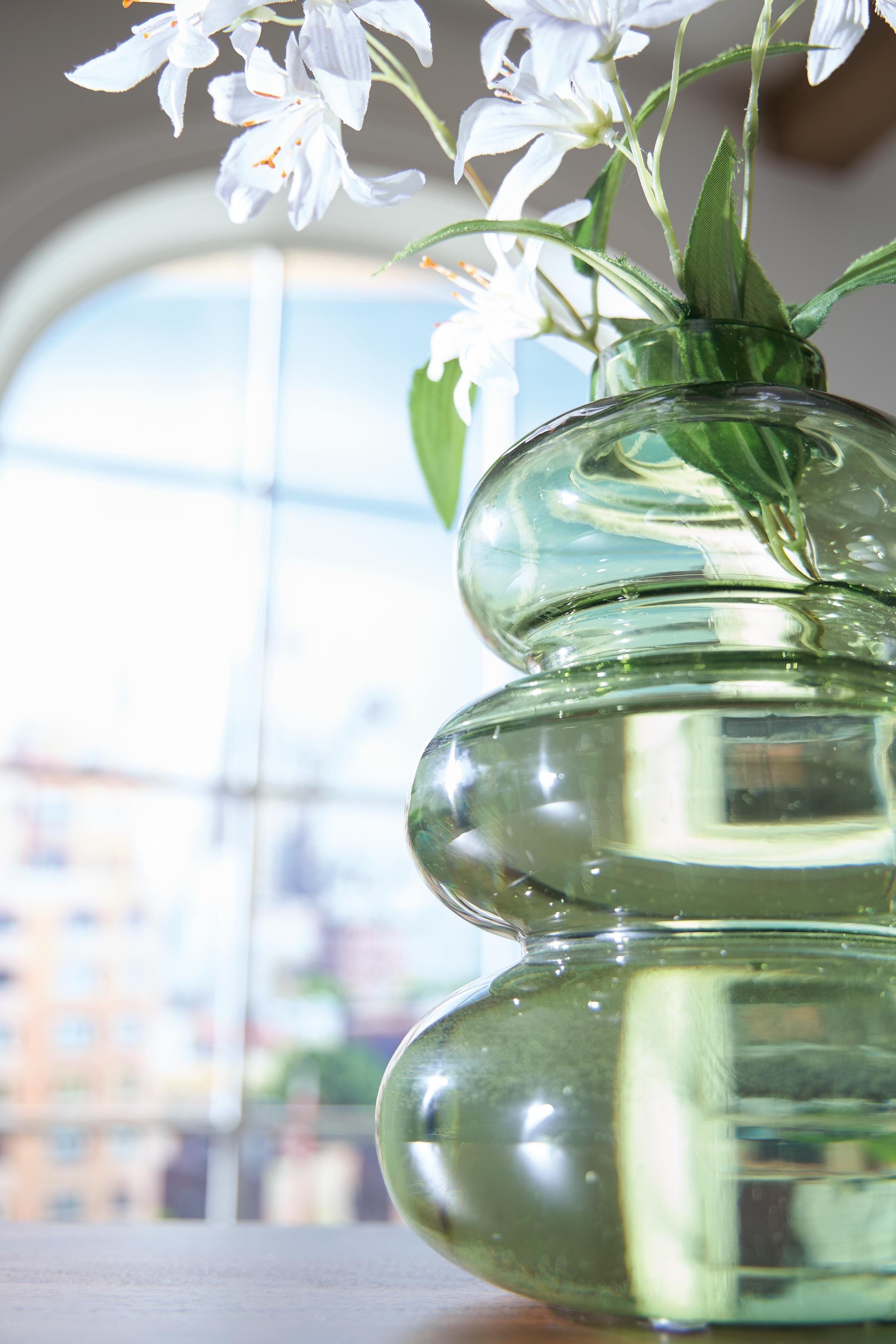 Renethorne Vase - image 3