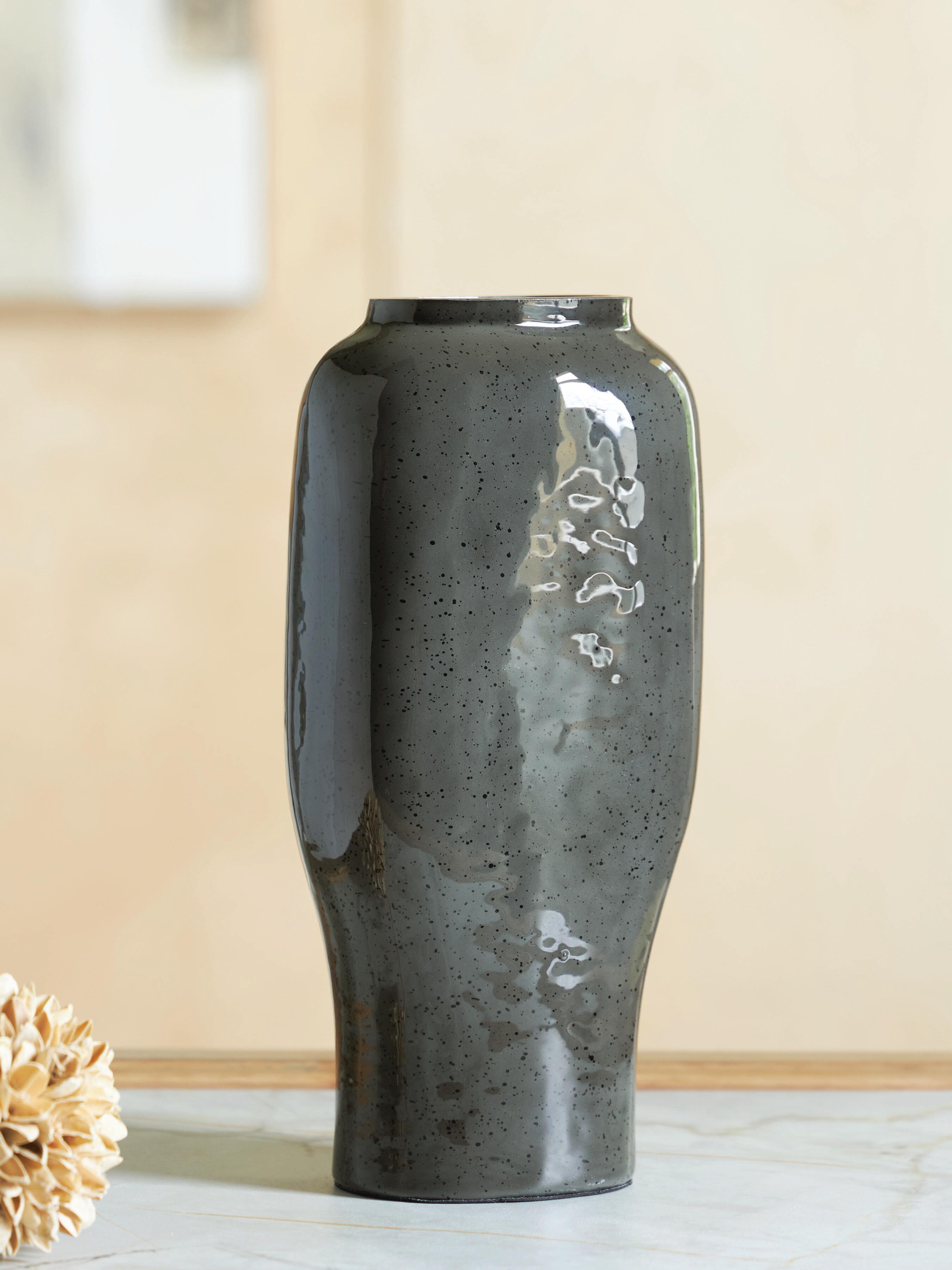 Kierlain Vase - image 1