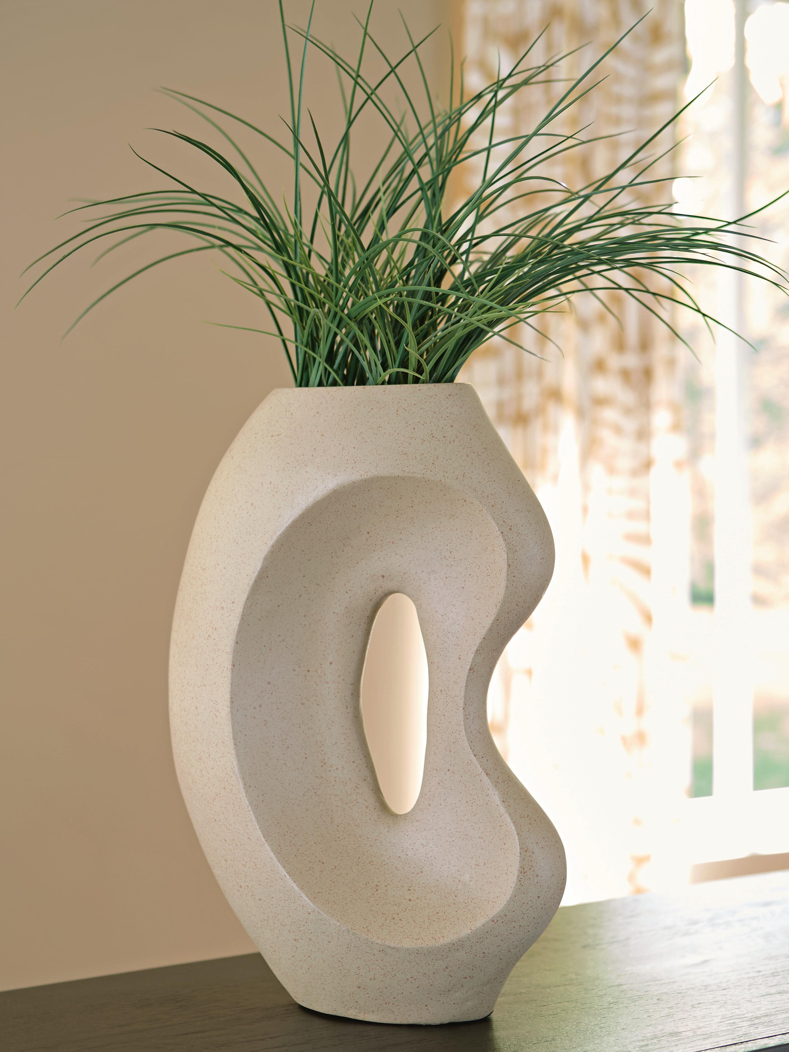 Odion Vase - image 1