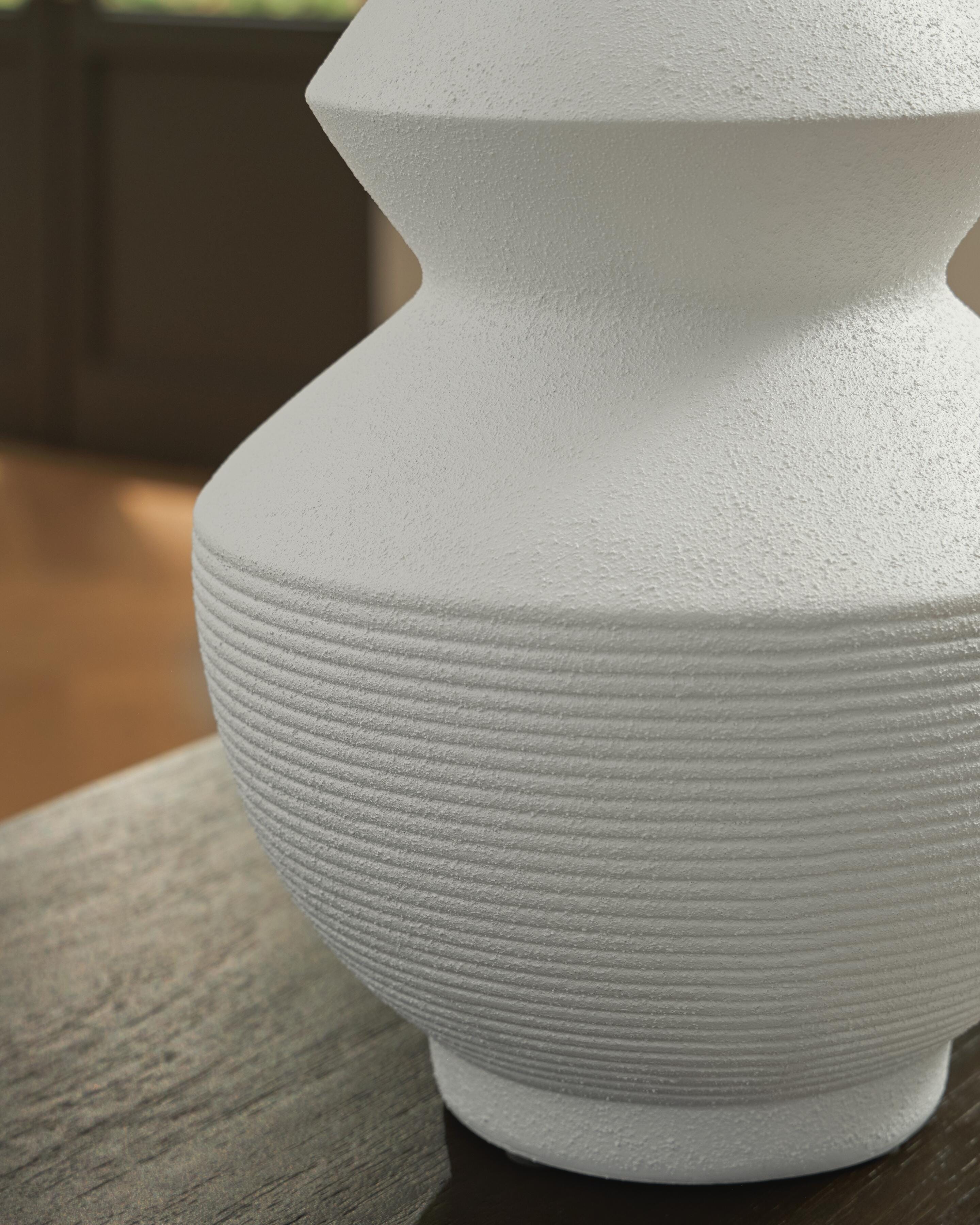 Naveen Vase - image 3