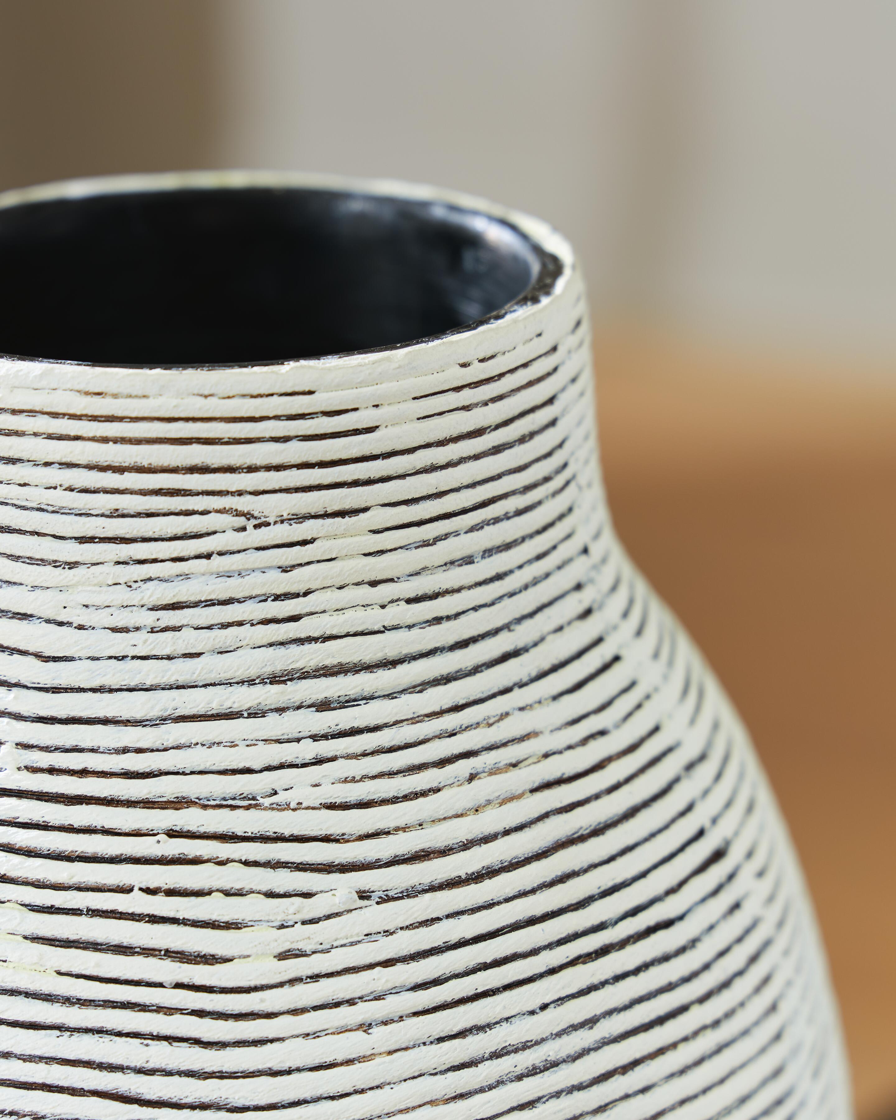 Girtha Vase - image 3