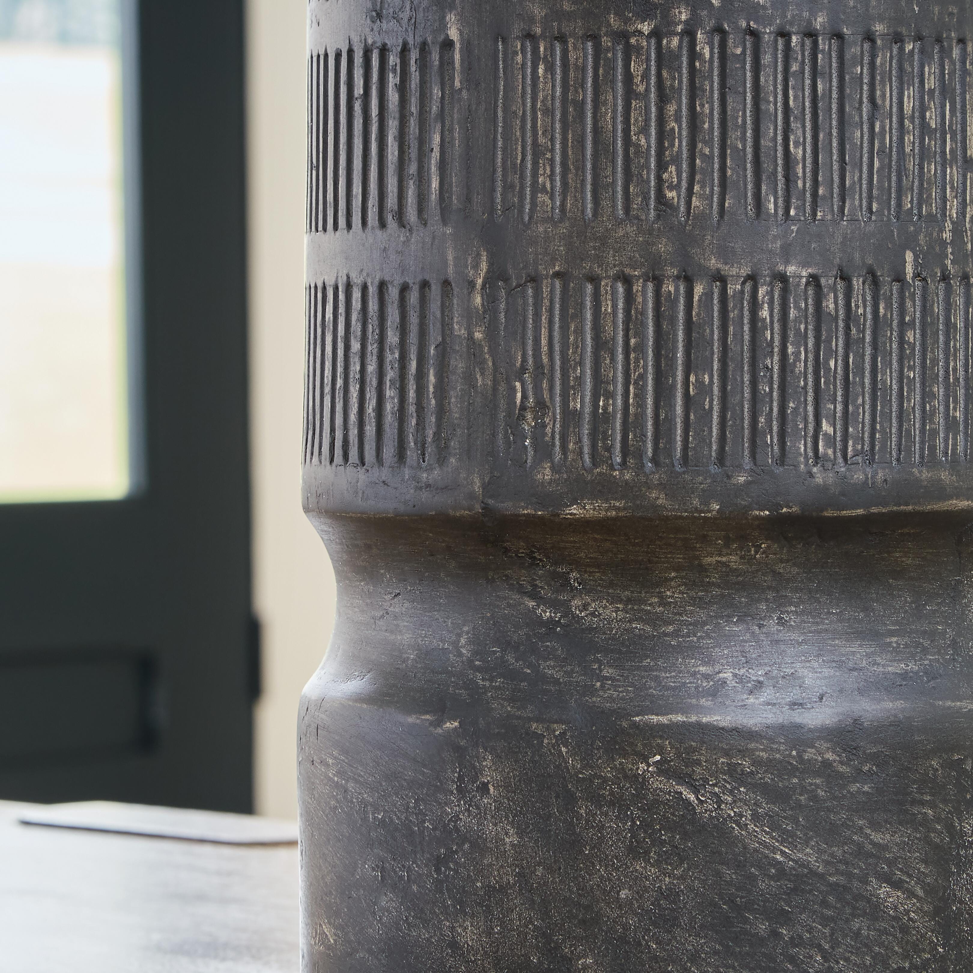 Beninworth Vase - image 4
