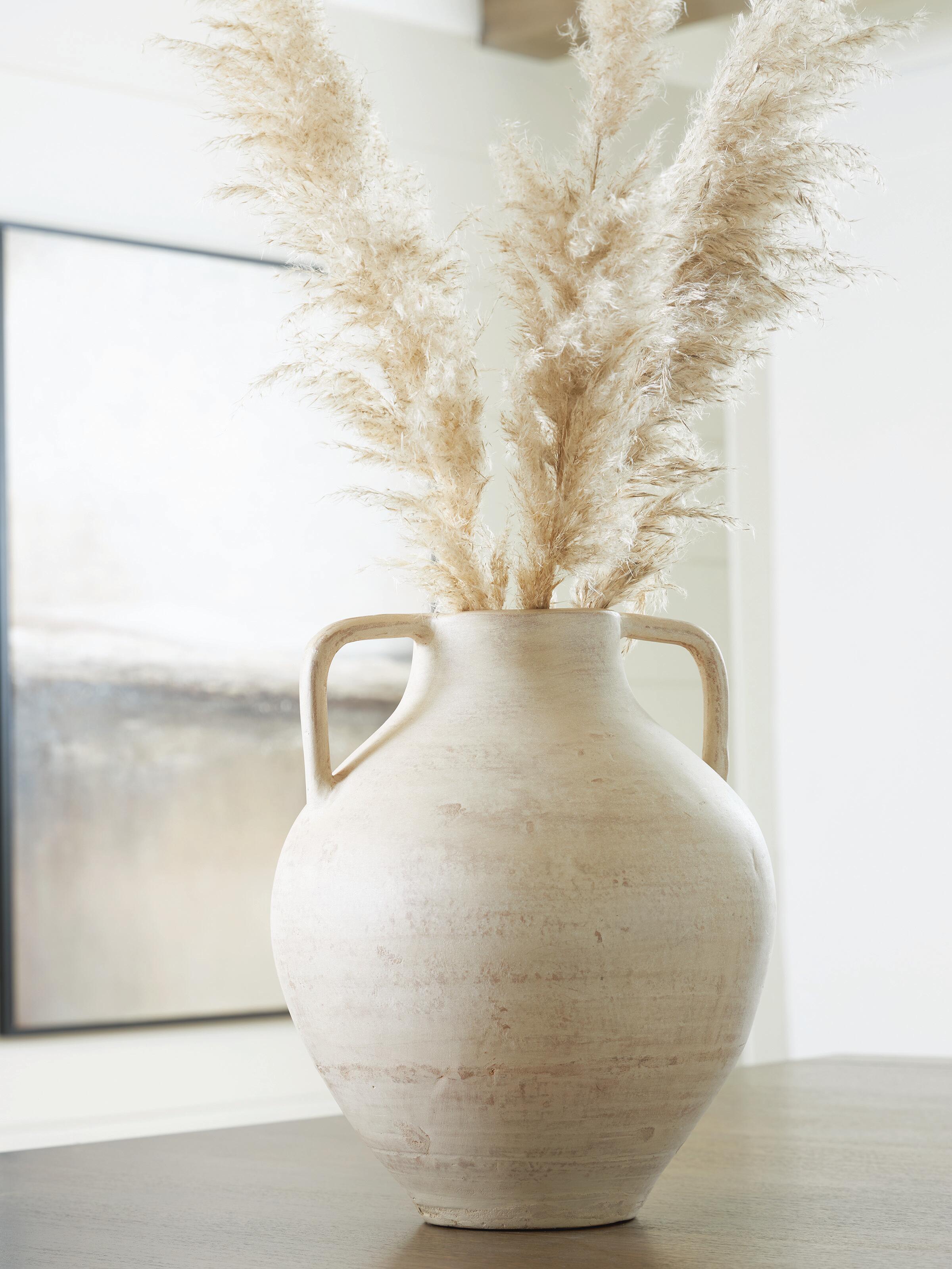 Justy Vase - image 1