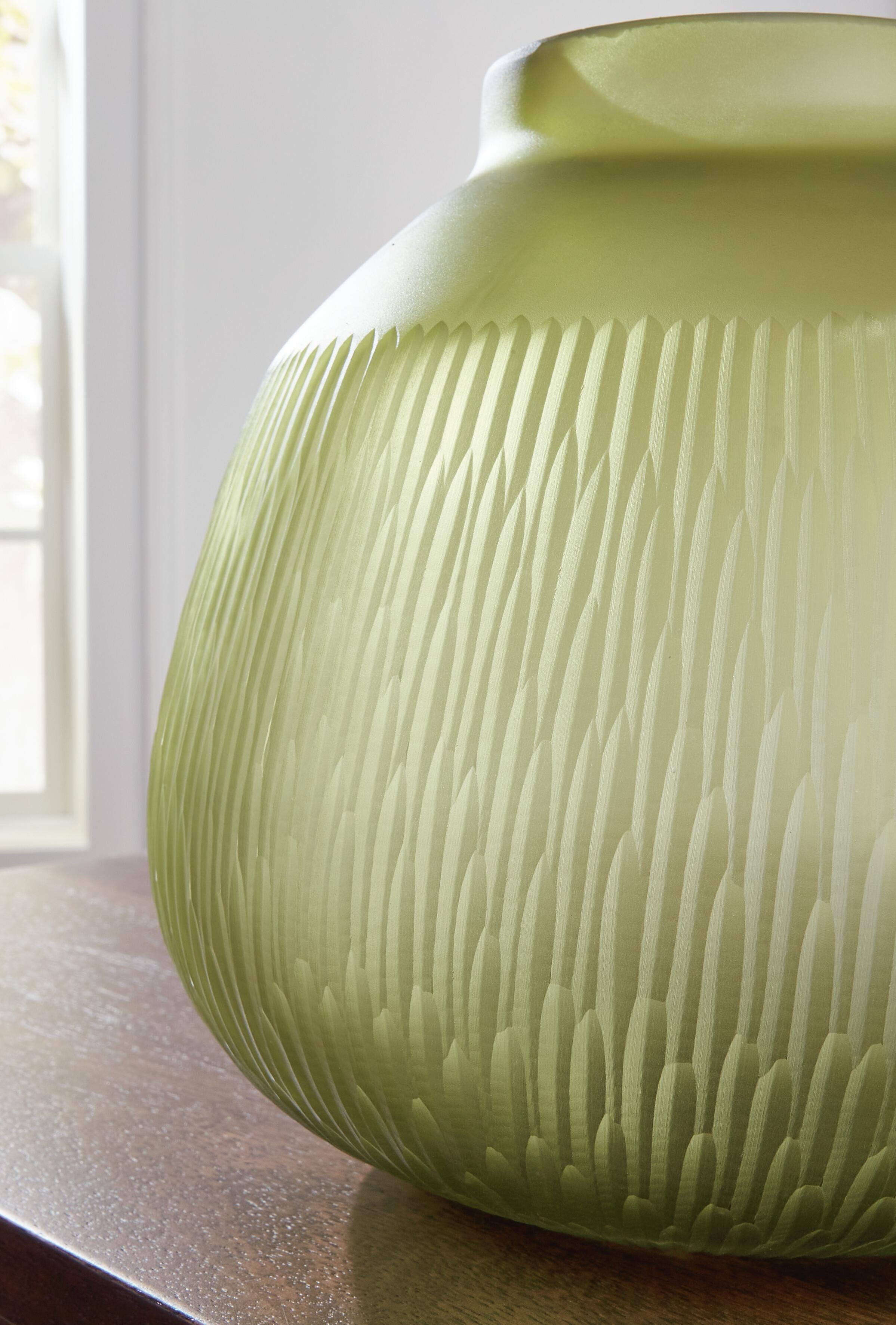 Scottyard Vase - image 5