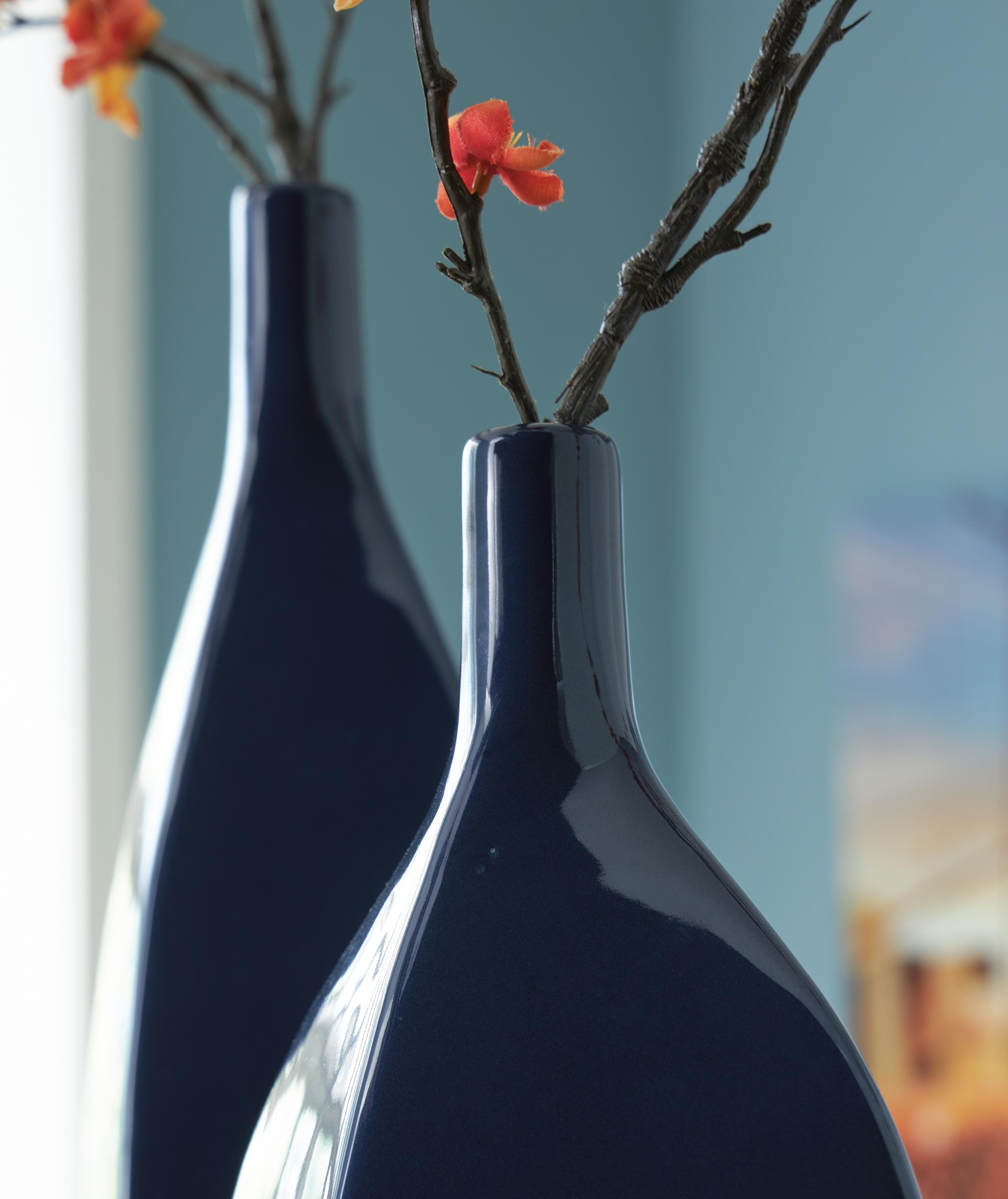 Abtinson Vase - image 3