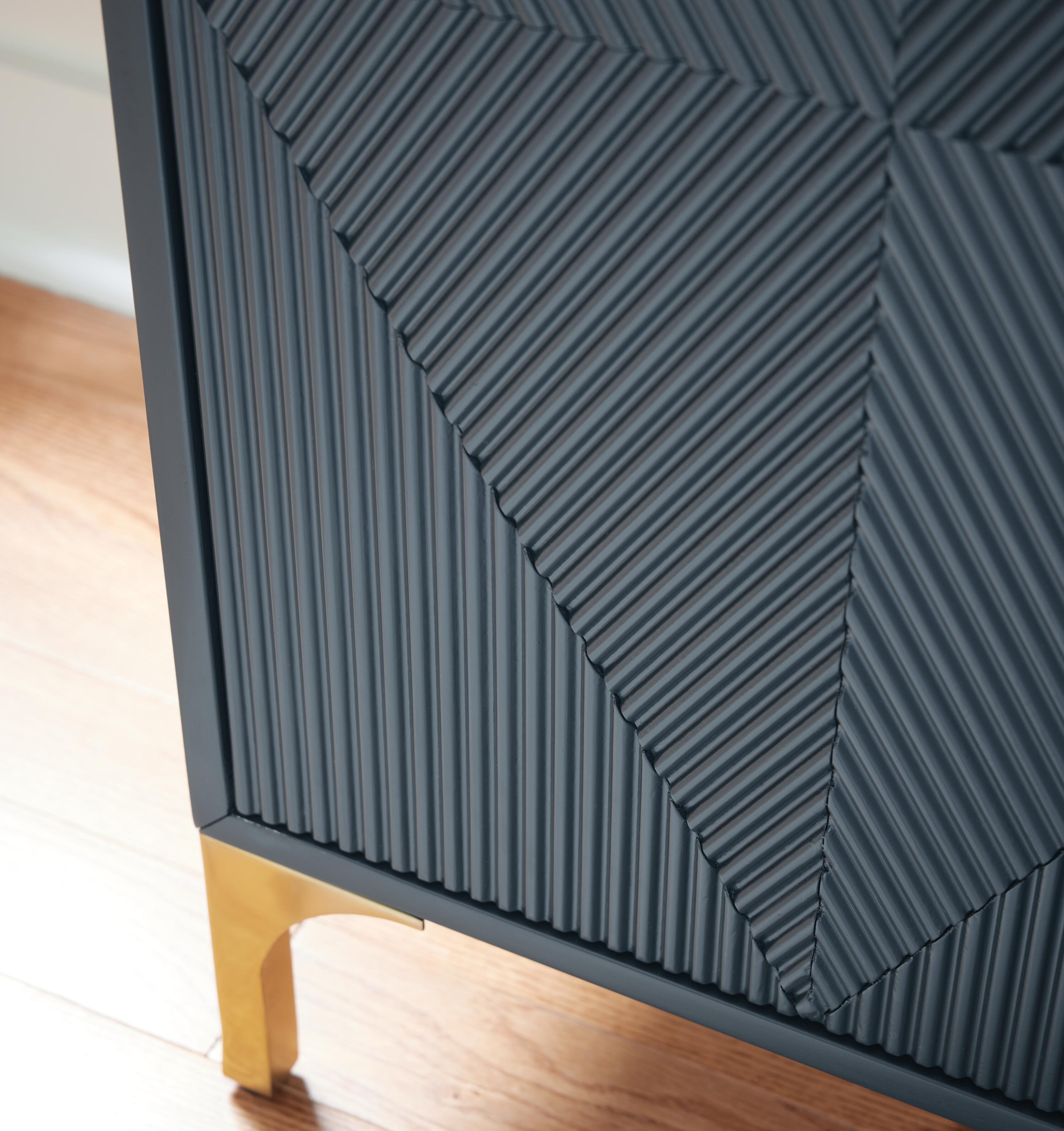 Loirwick Accent Cabinet - image 9