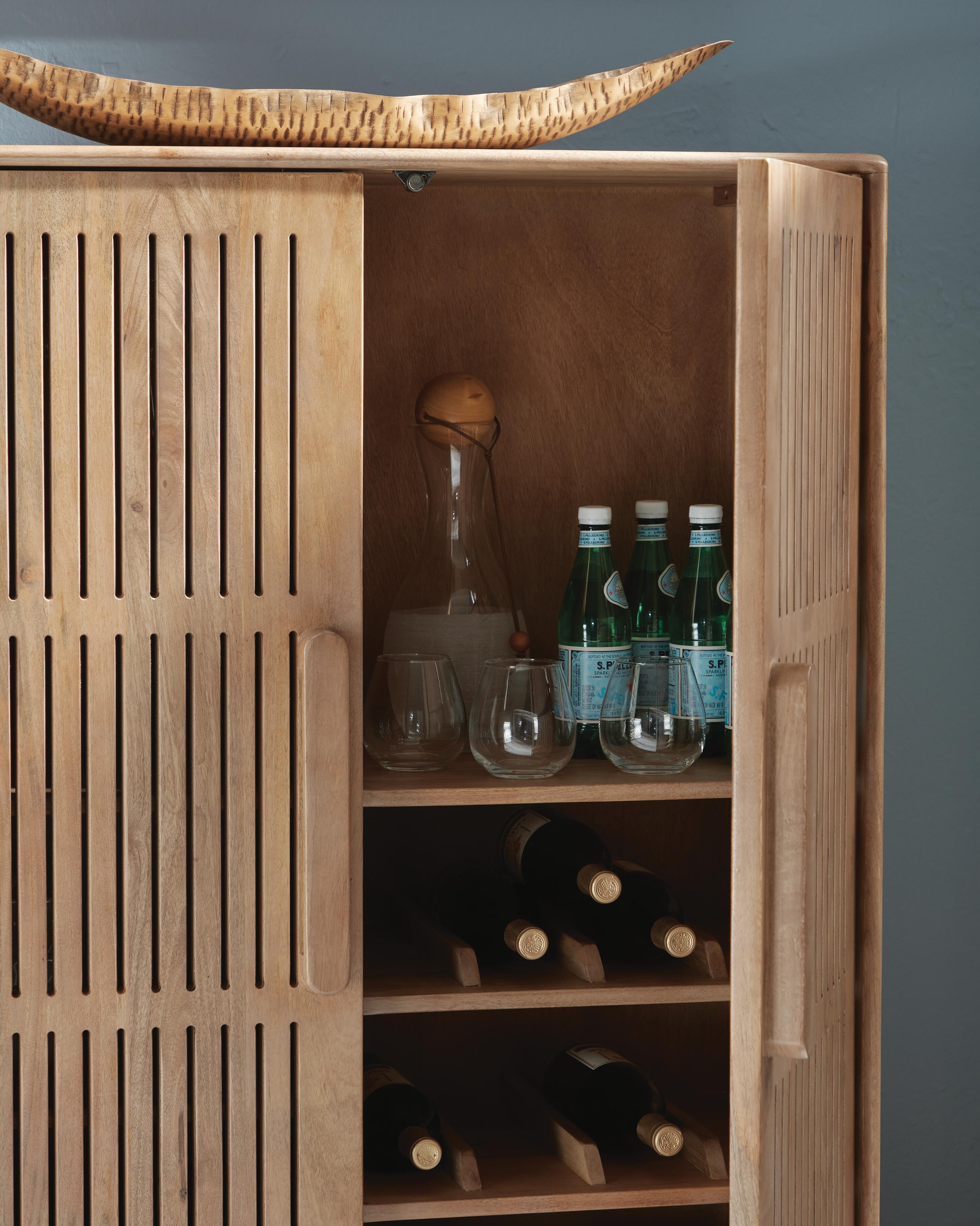 Pellamour Bar Cabinet - image 6