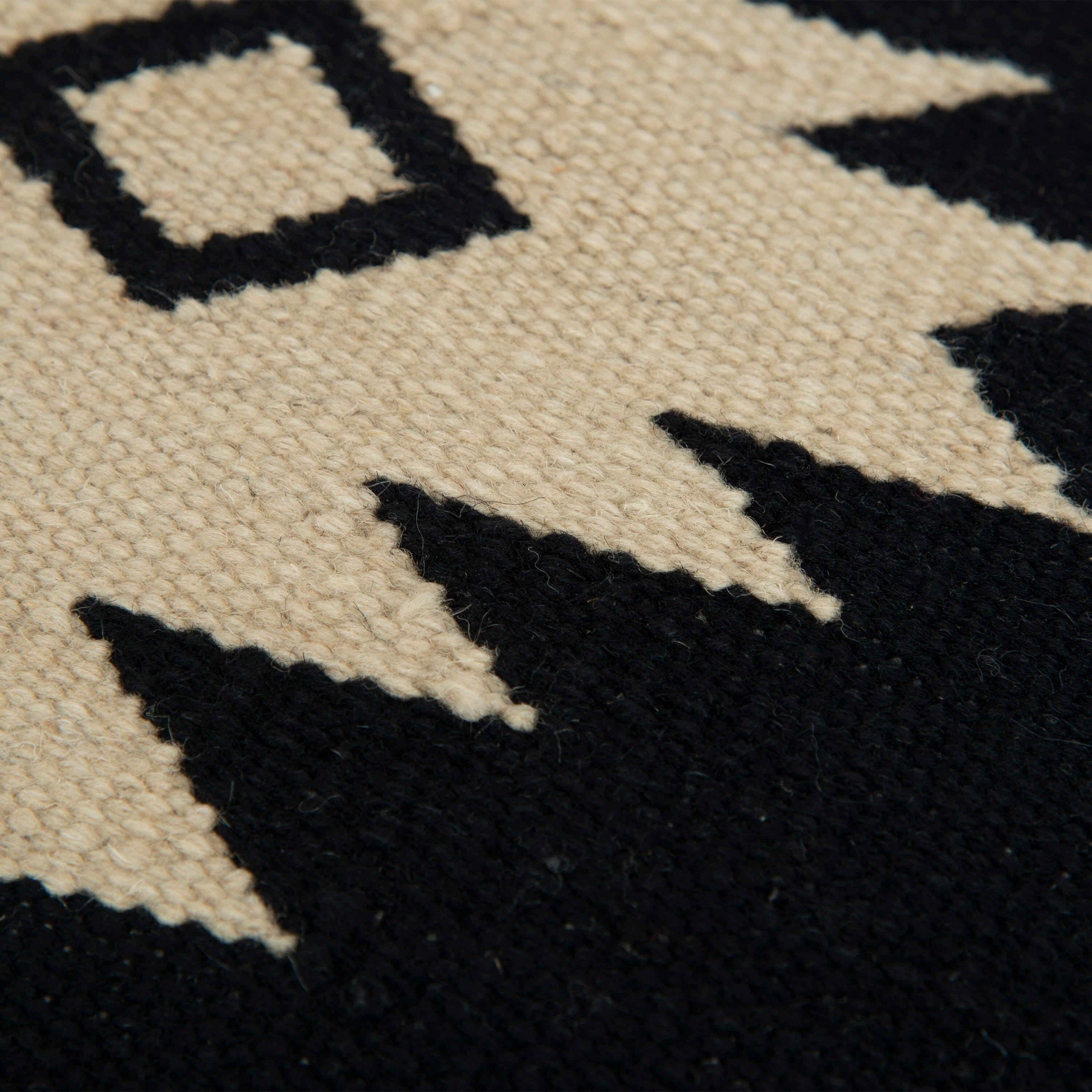 Swatch color Black , product with this swatch is currently selected