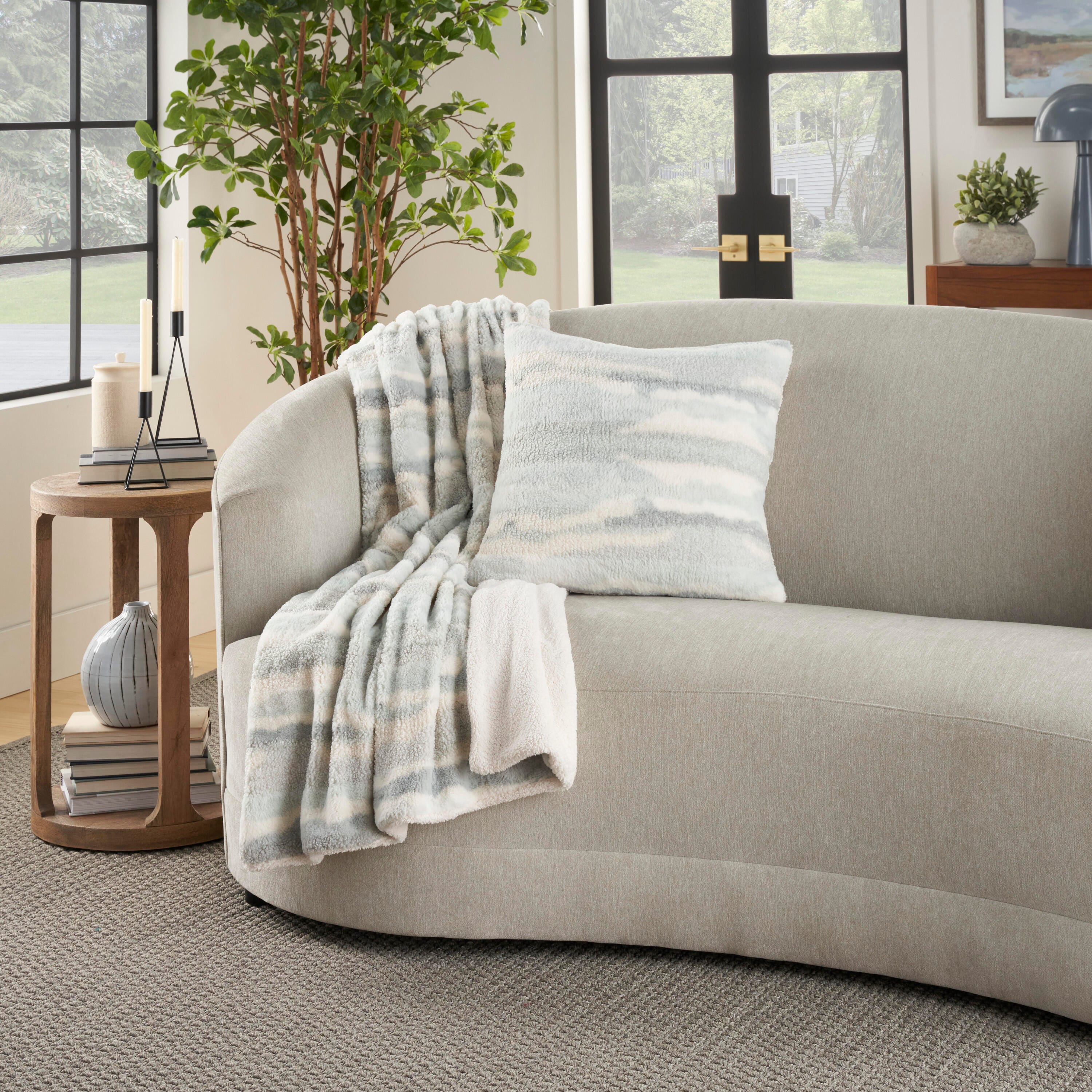 Mina Victory Faux Fur Jaquard Faux Fur Indoor Throw Blanket, Seafoam, large