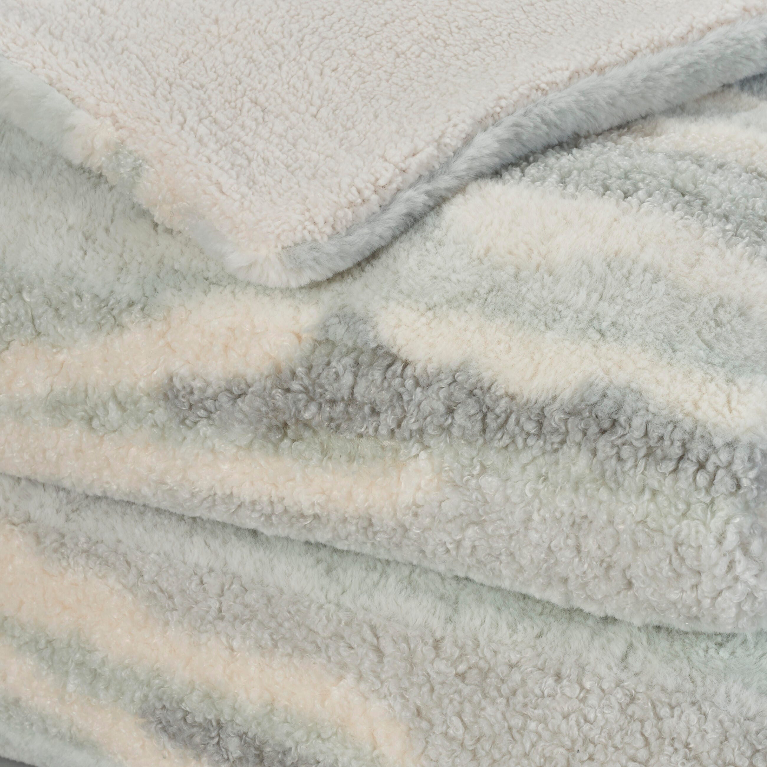 Mina Victory Faux Fur Jaquard Faux Fur Indoor Throw Blanket, Seafoam, large