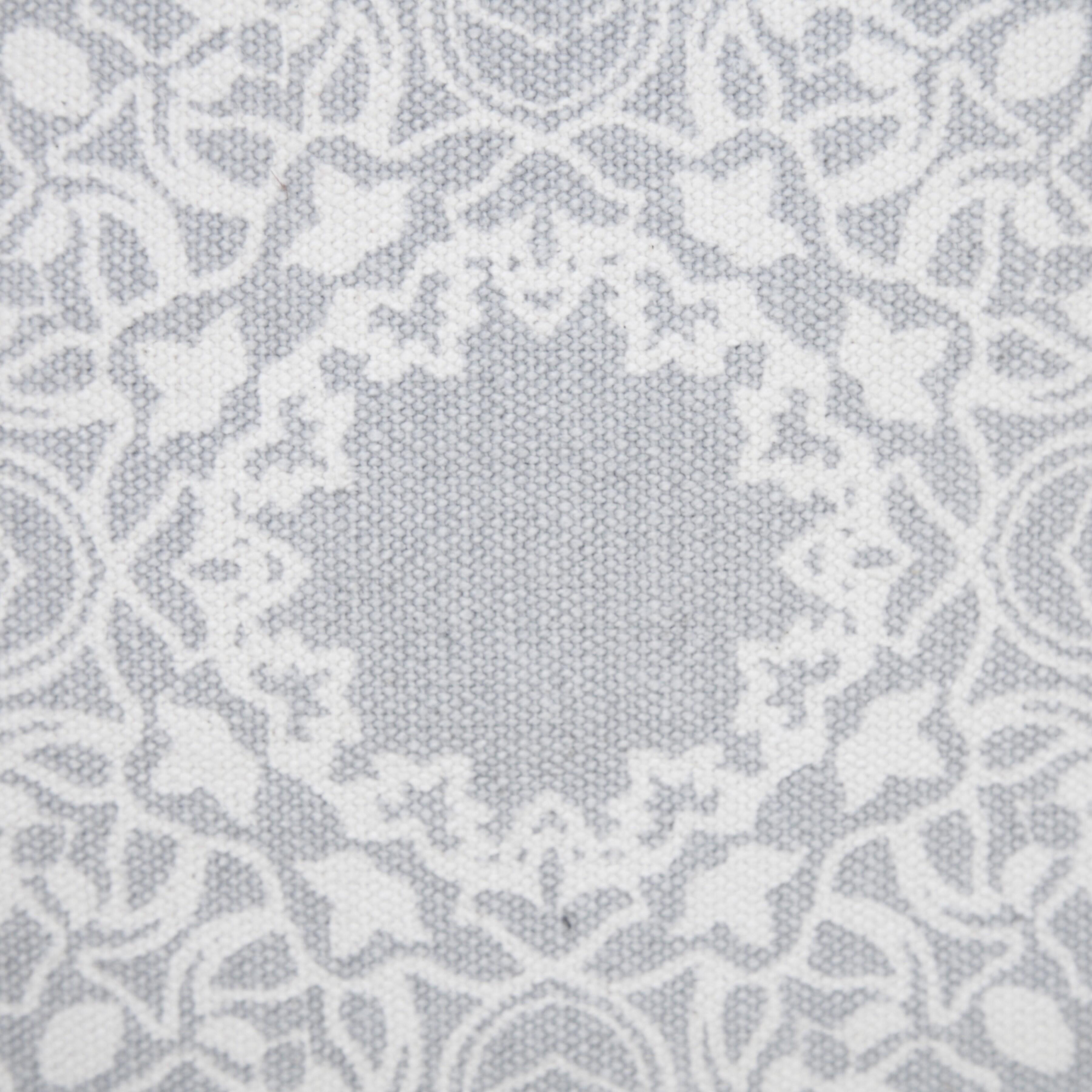 Swatch color Pale Gray/White 