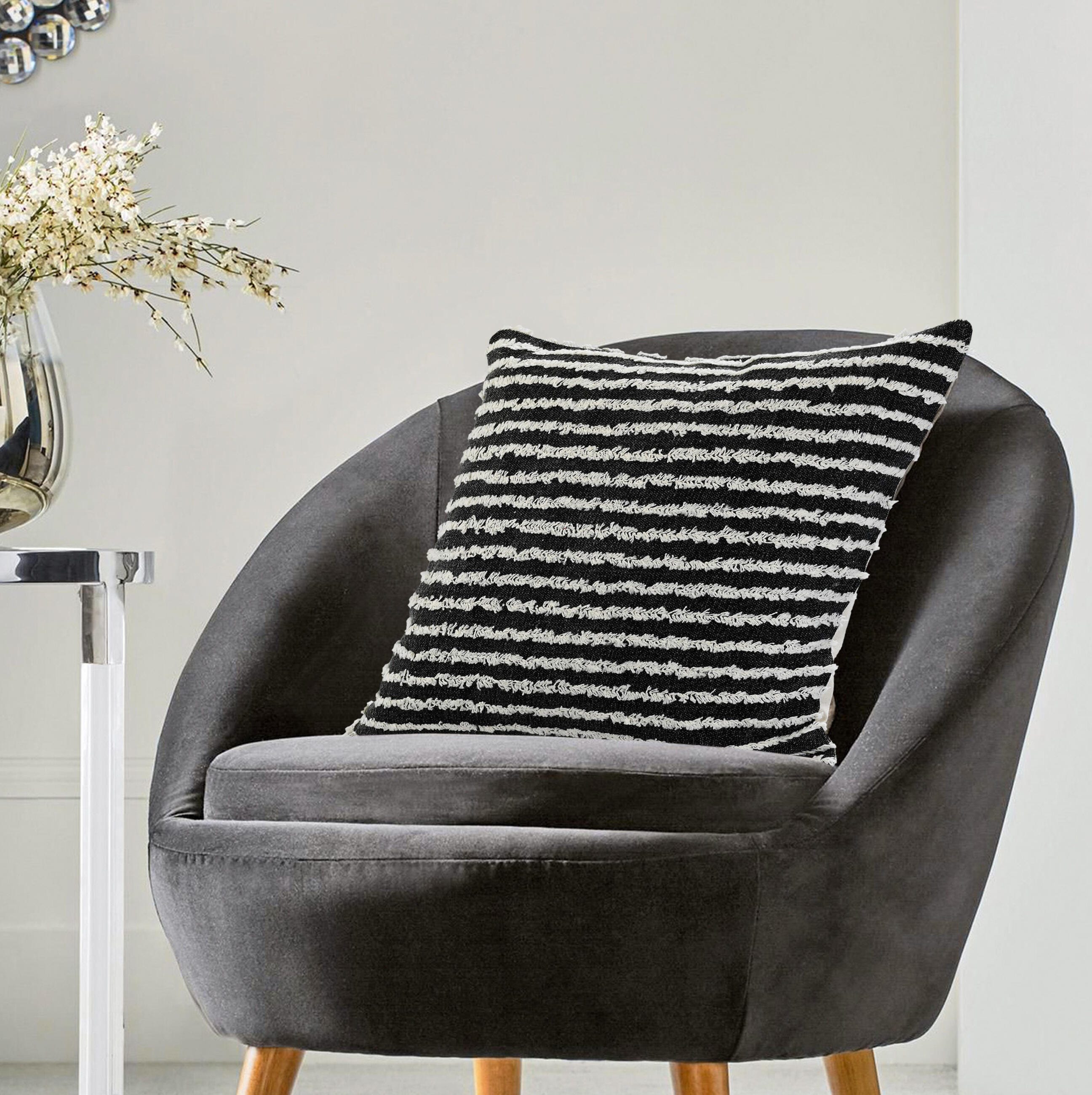 Suvii Home Yana Decorative Throw Pillow, Black/Cream, large