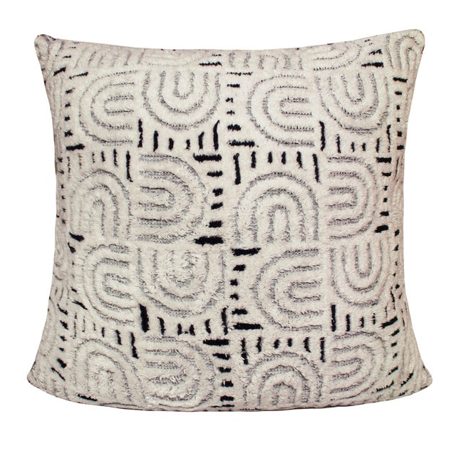 Suvii Home Gia Decorative Throw Pillow