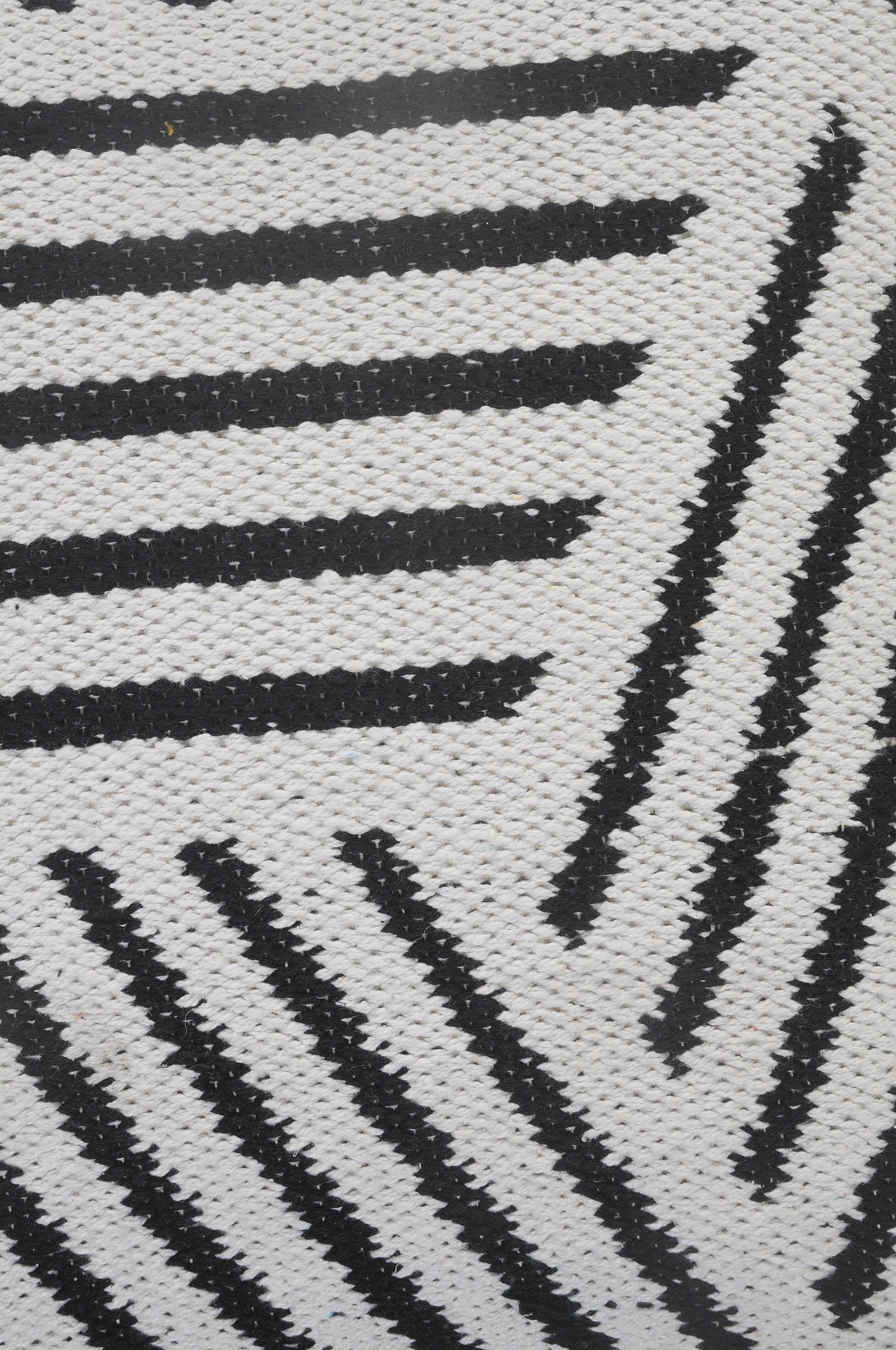 Swatch color Black/White 