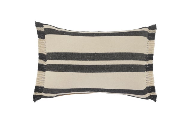 Suvii Home Ellie Lumbar Decorative Throw Pillow
