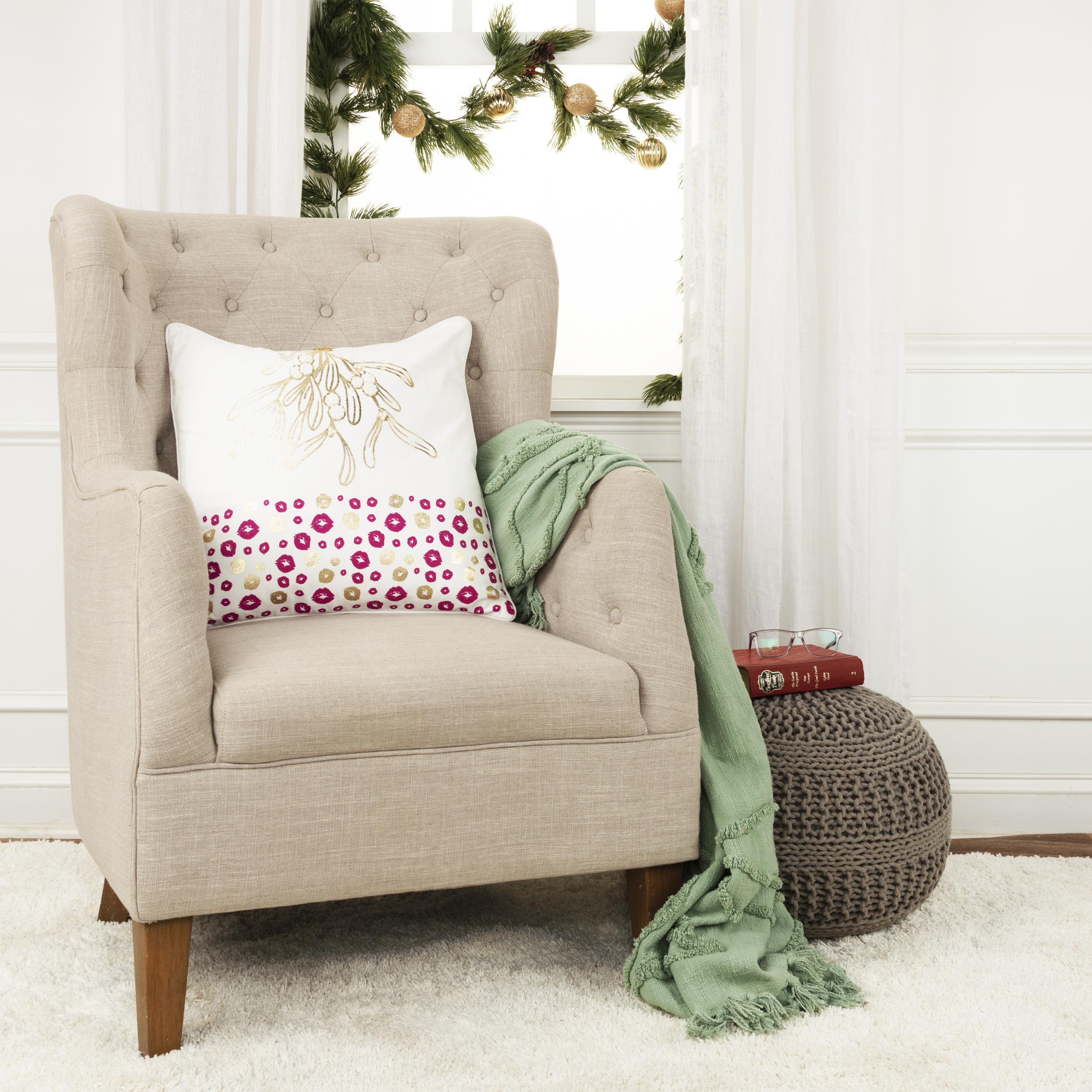 Rizzy Home Mistletoe Pillow, , rollover