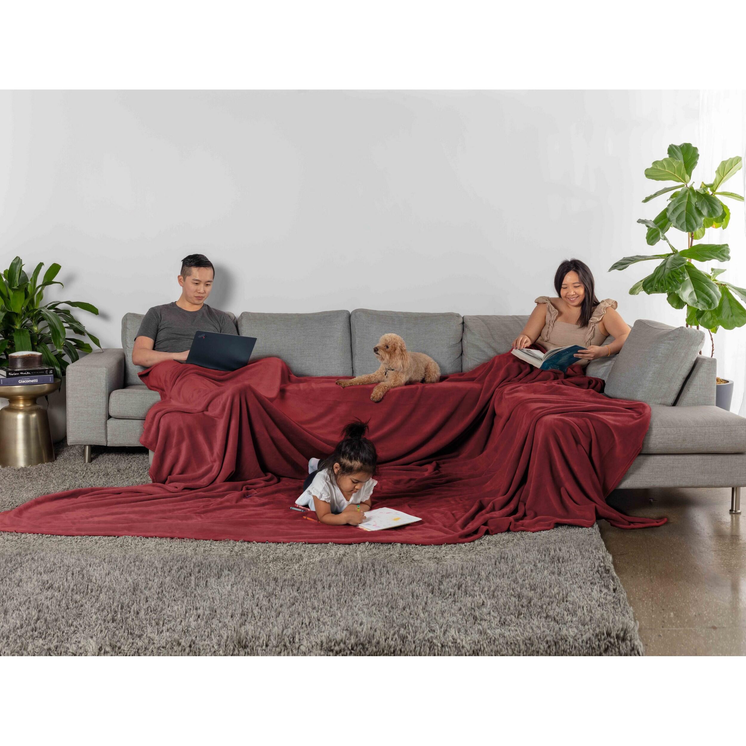 Truly Soft Throw, Cabernet, rollover