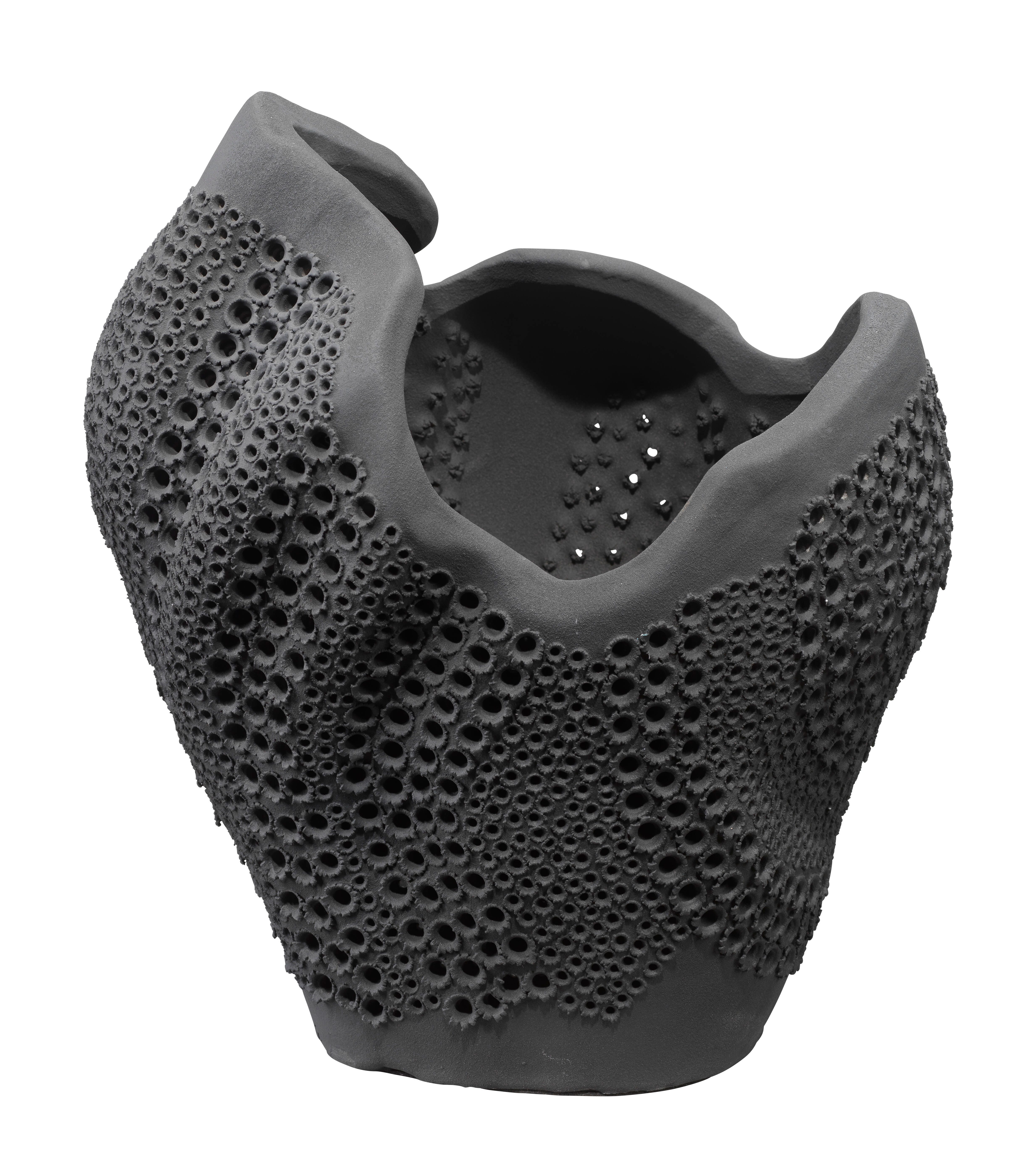 Relaxed Elegance Celeste Vase, Black, large
