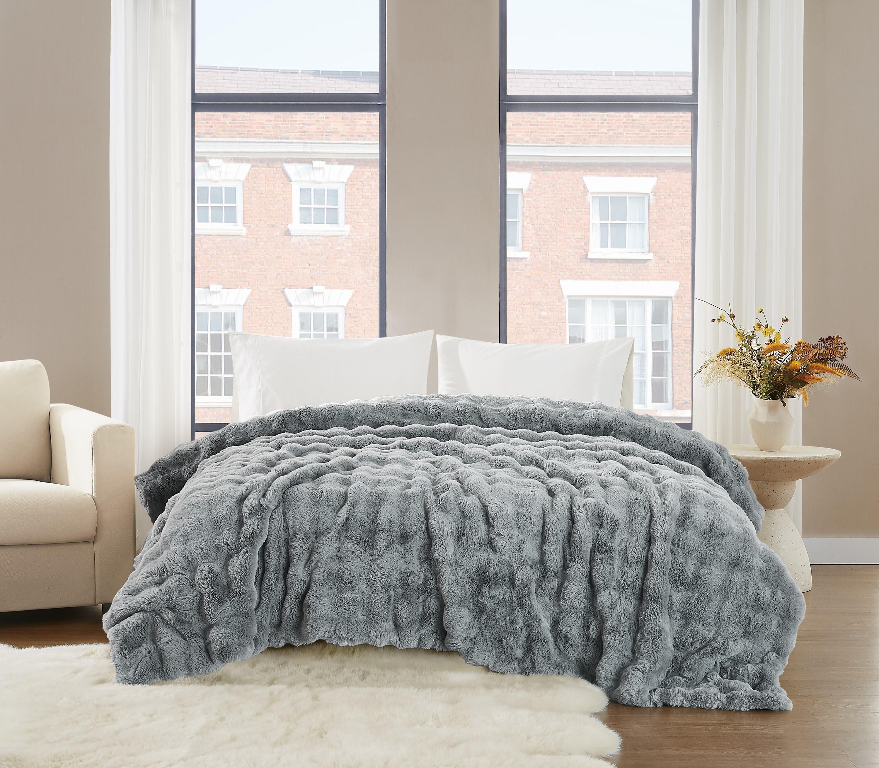 Brooklyn Loom Solid Bubble Blanket, Gray, rollover