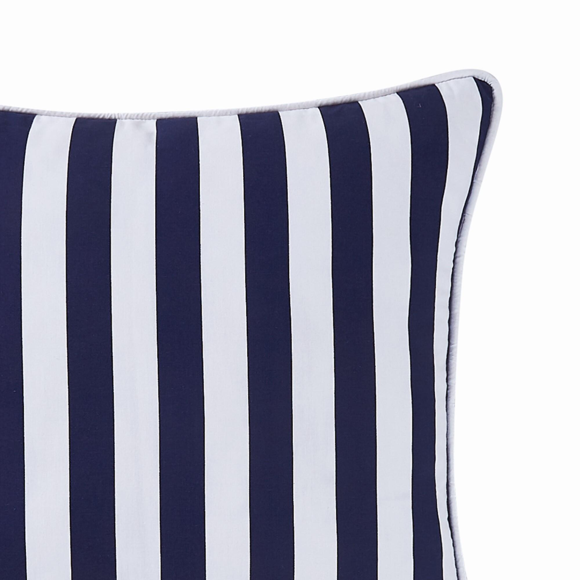 Swatch color White/Navy , product with this swatch is currently selected