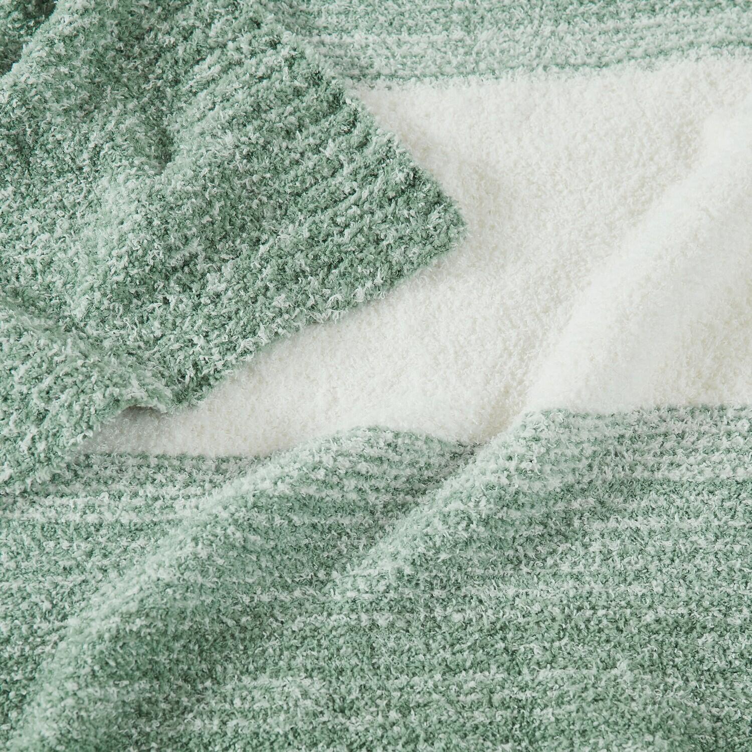 Swatch color Green , product with this swatch is currently selected