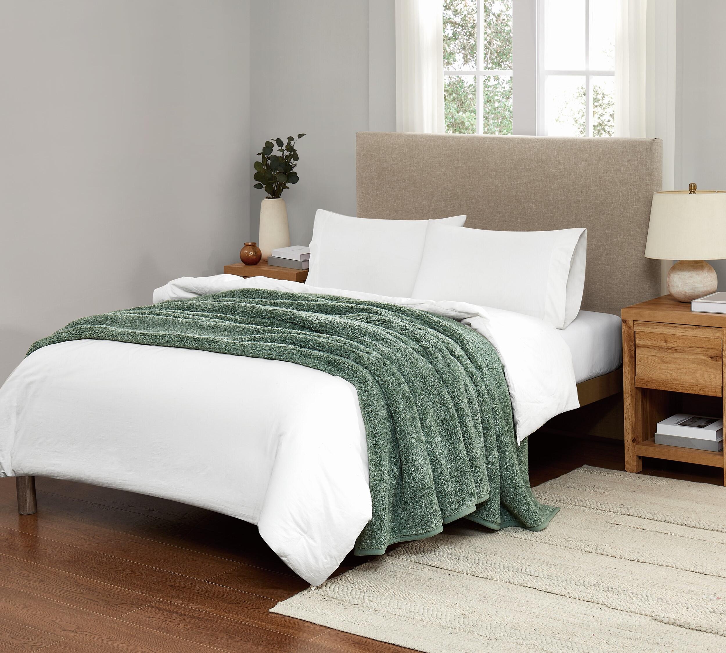 Brooklyn Loom Solid Bed Blanket, Green, rollover