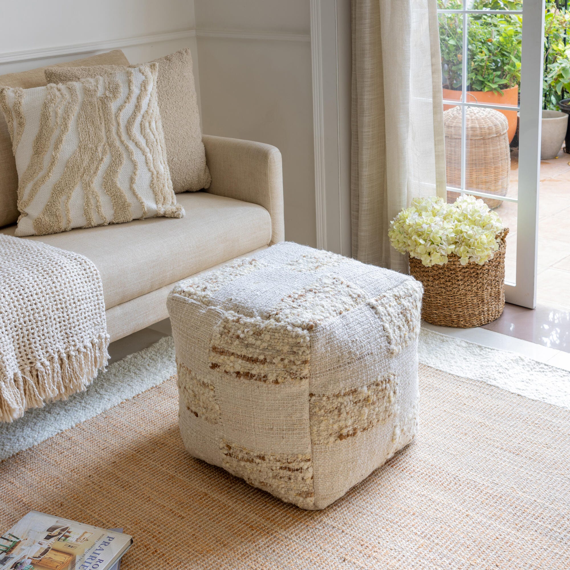 Suvii Home Lunaro Checkered Pouf, , rollover