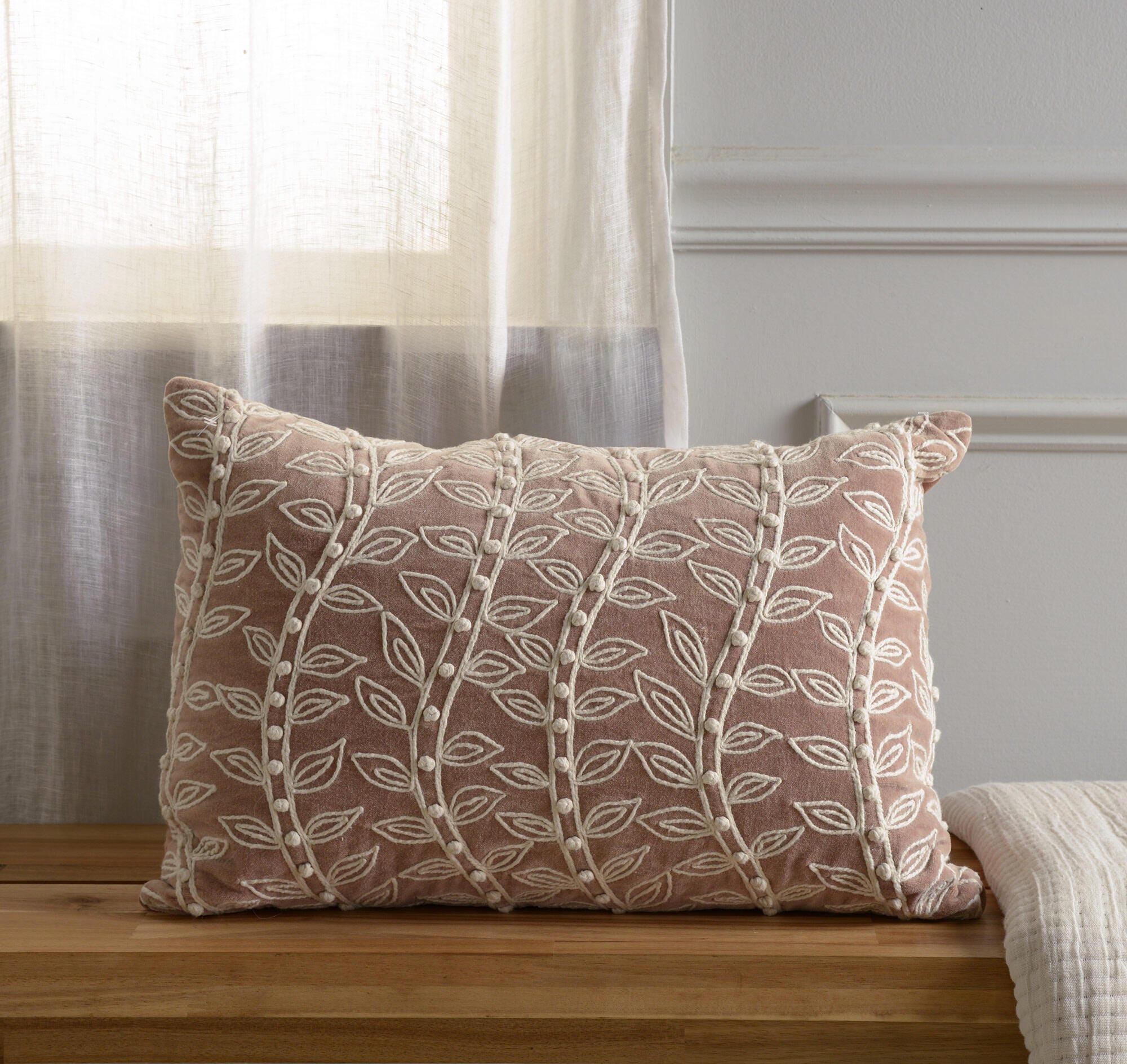 Rizzy Home Muse Decorative Throw Pillow, Pink/White, rollover